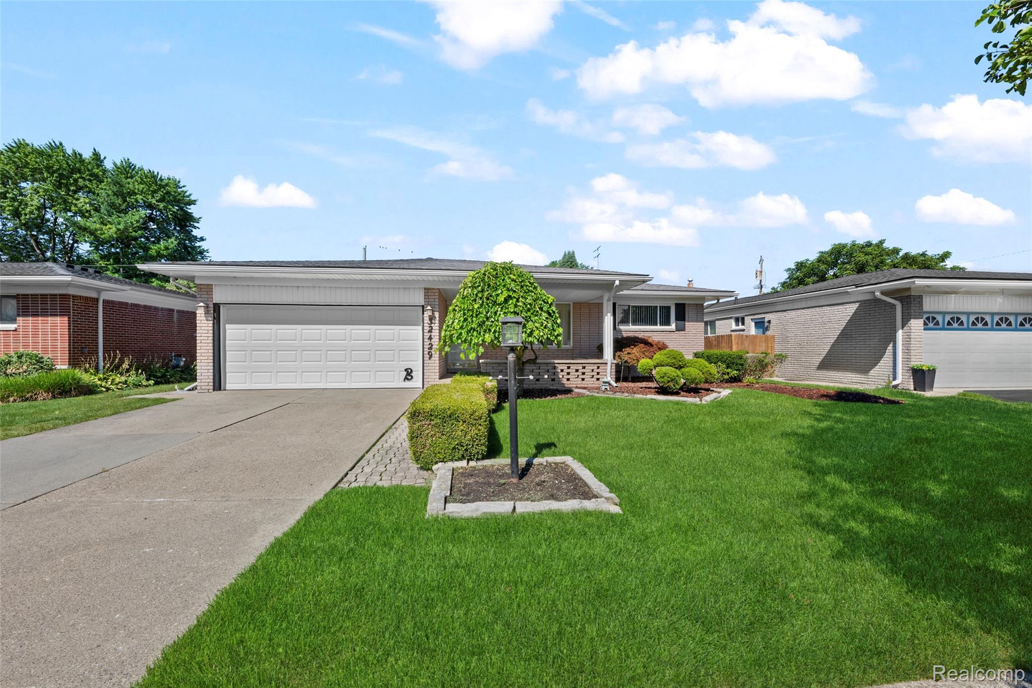 32429 Whitley Circle Property Photo 1
