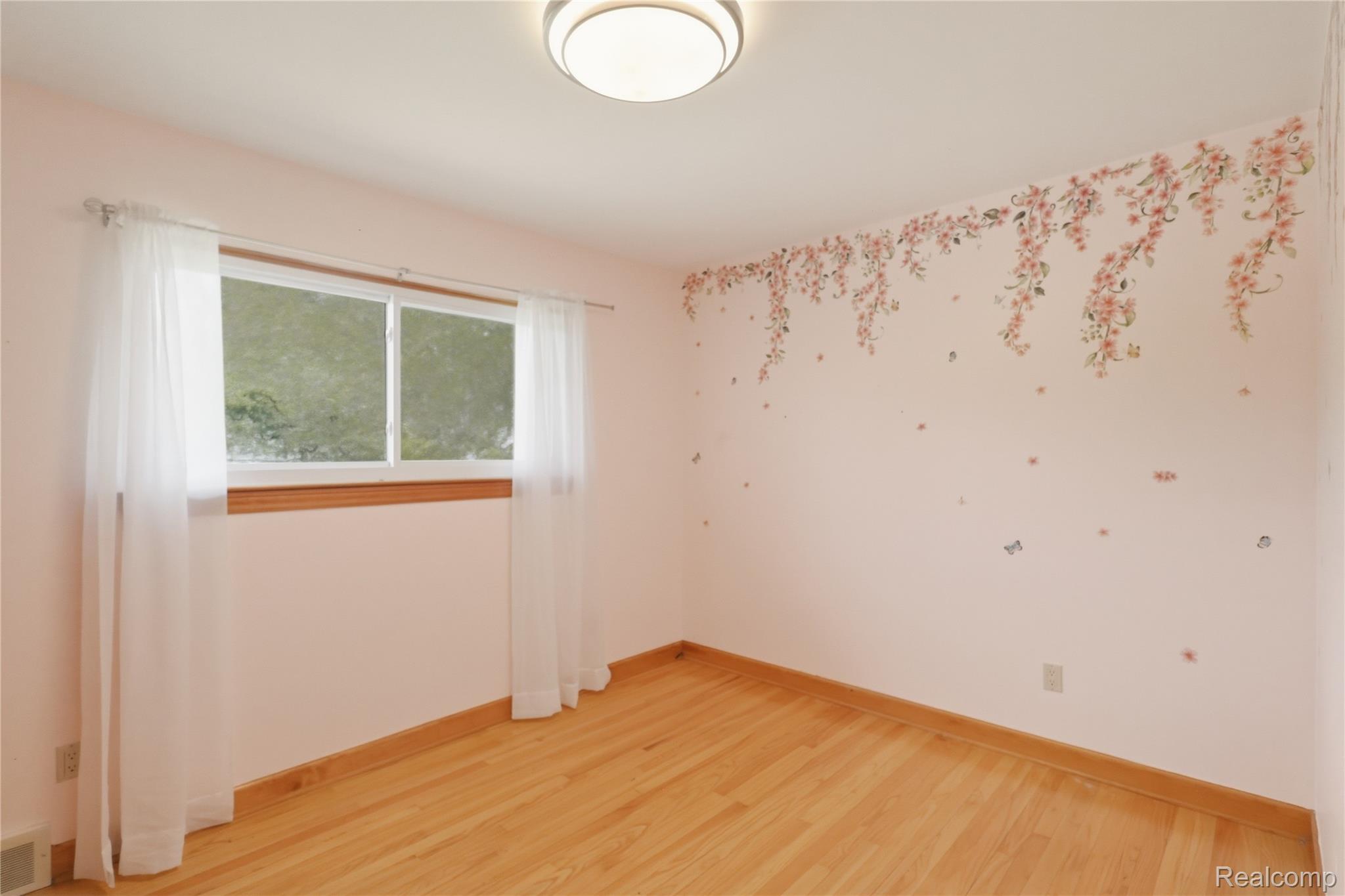 3125 Hedge Drive Property Photo 13
