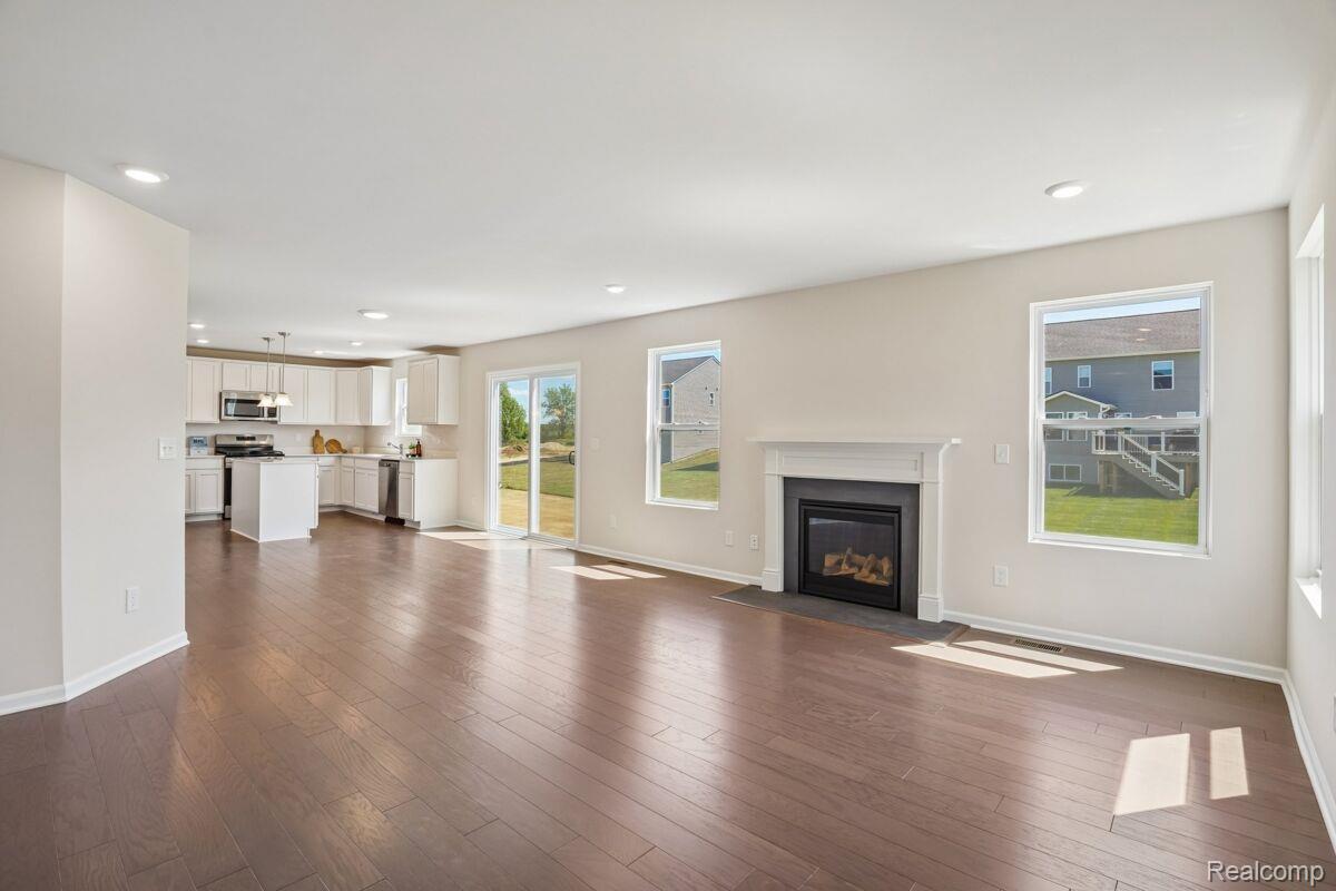 709 Whisperwood Way Property Photo 8