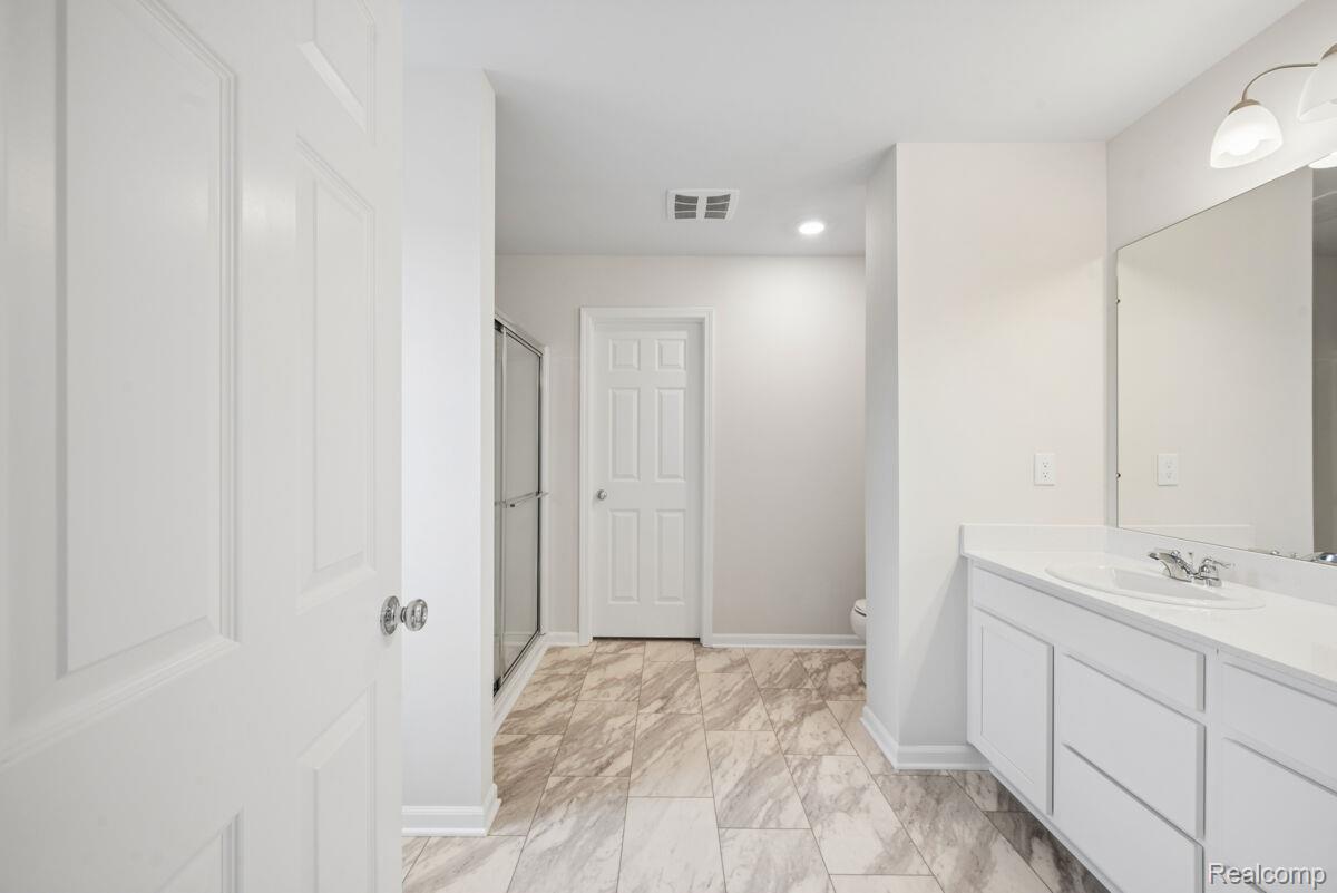 709 Whisperwood Way Property Photo 16