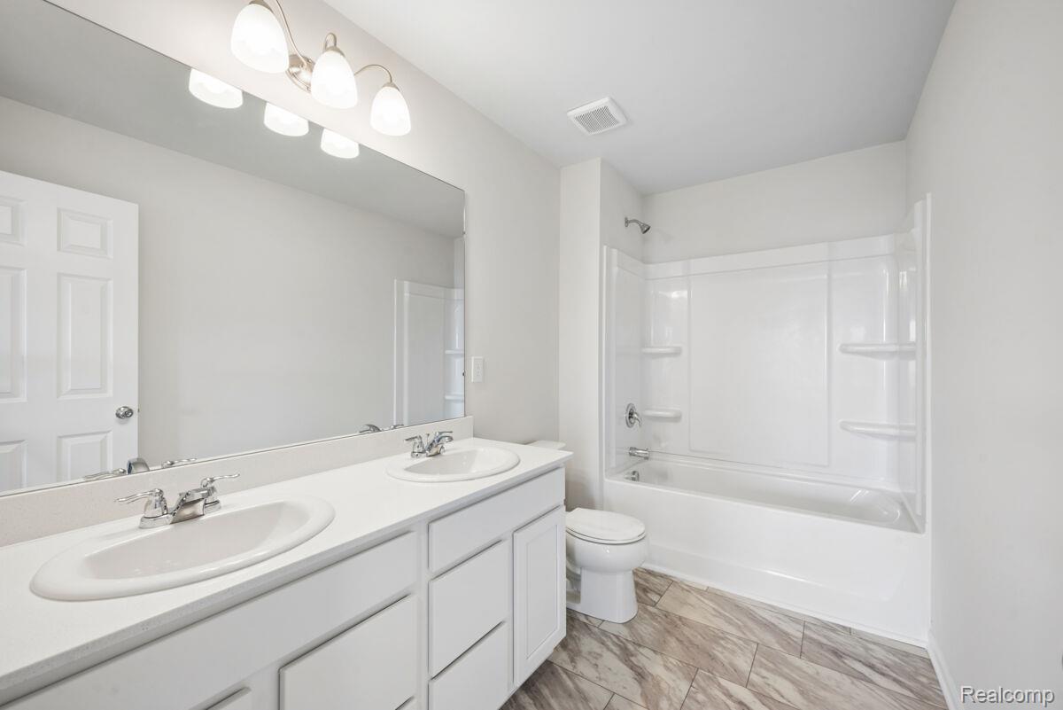 709 Whisperwood Way Property Photo 22