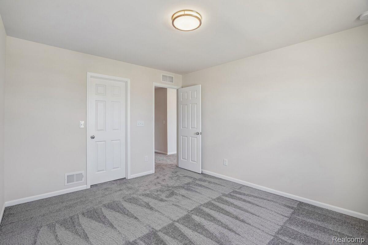 709 Whisperwood Way Property Photo 30