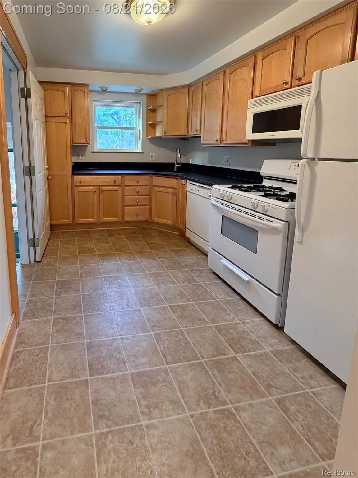 1261 S Birch Street Property Photo 3