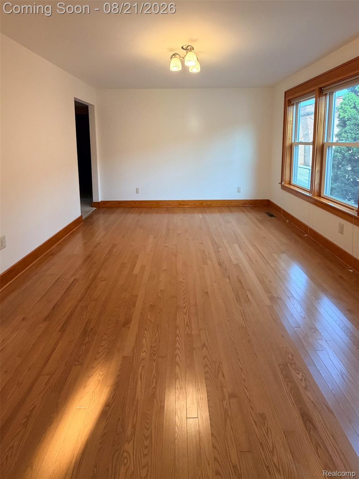 1261 S Birch Street Property Photo 8