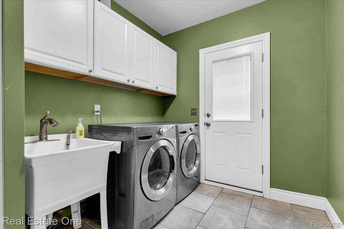 5063 Abington Drive Property Photo 13