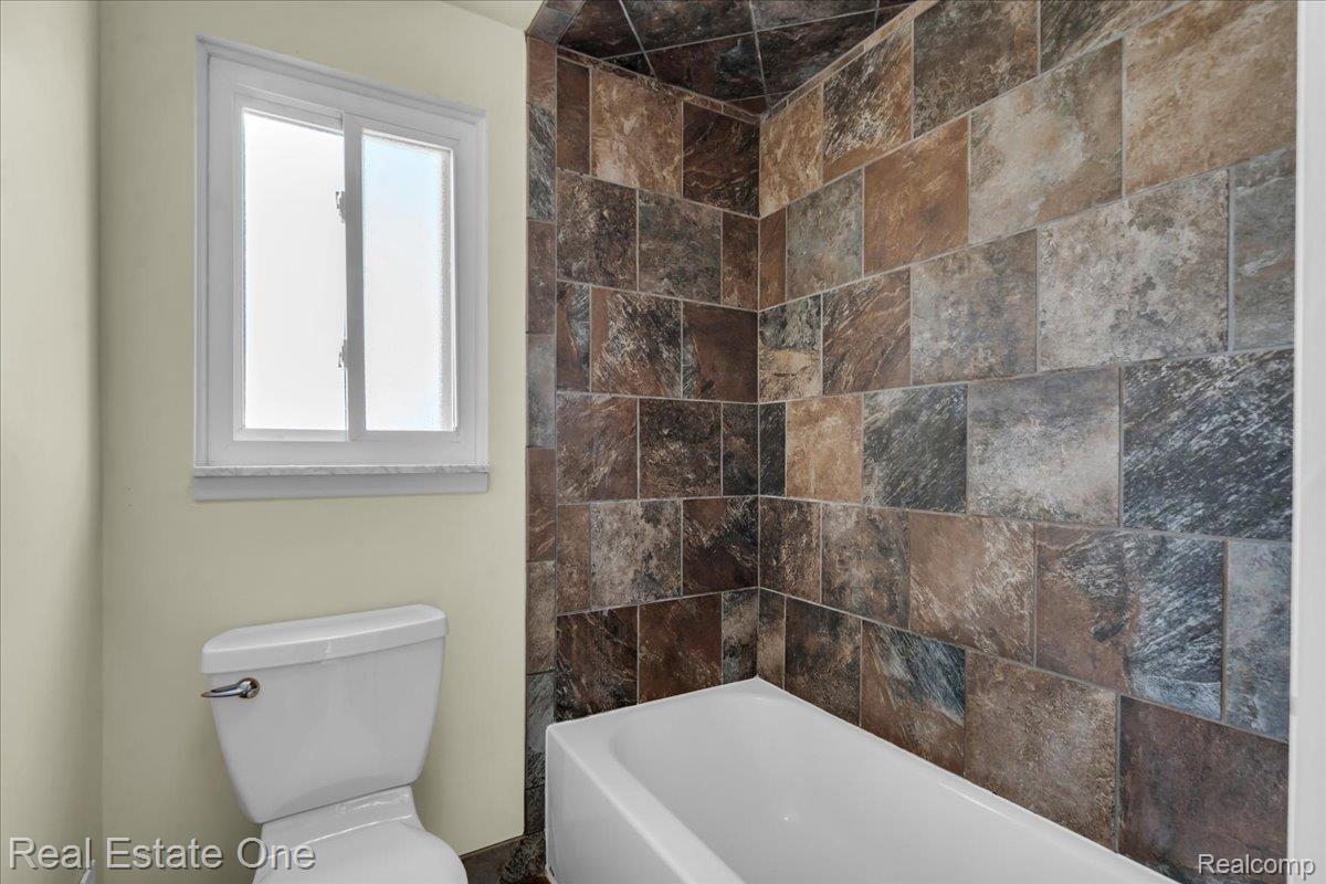 5063 Abington Drive Property Photo 23