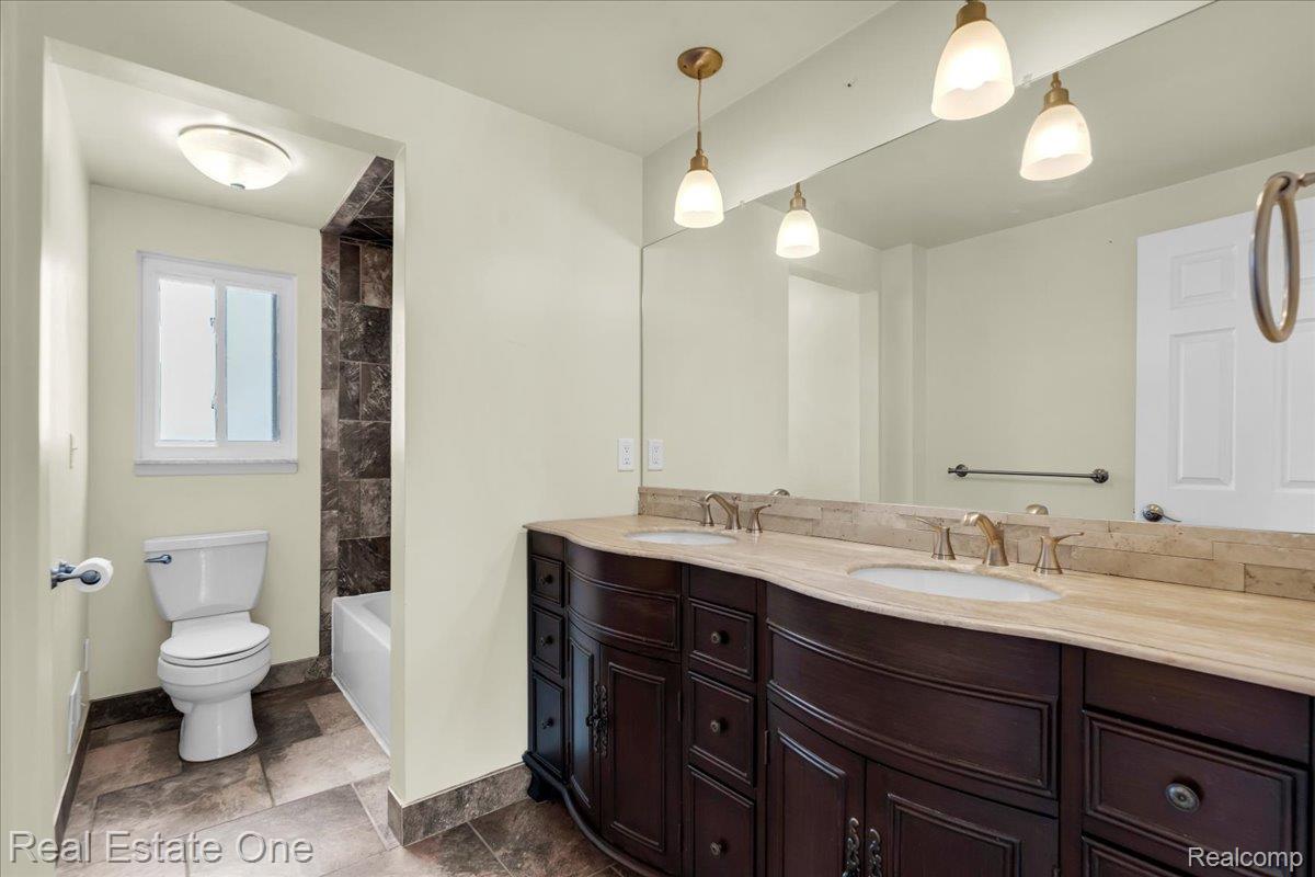 5063 Abington Drive Property Photo 24