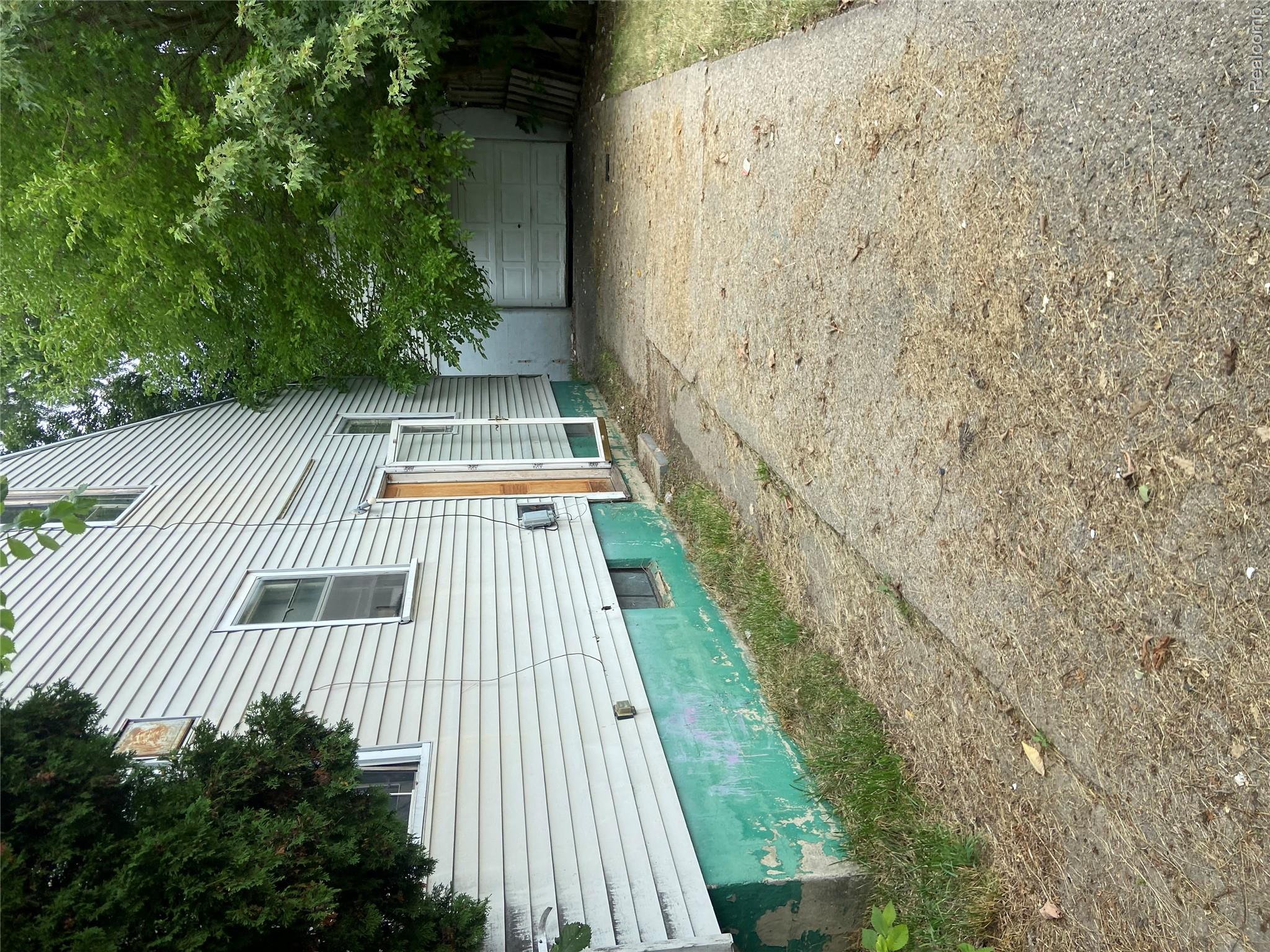 622 W Atherton Road Property Photo 2