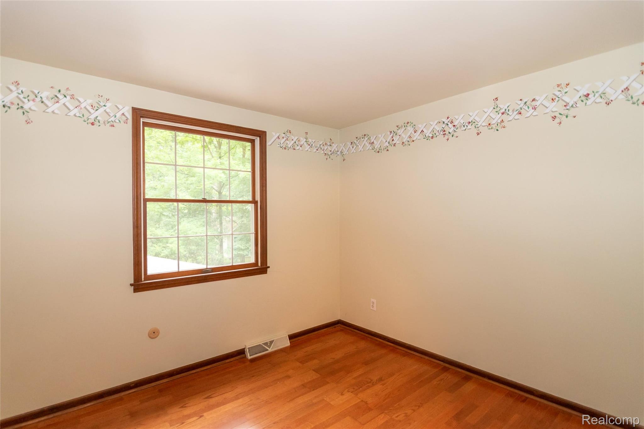 19177 Meridian Road Property Photo 16