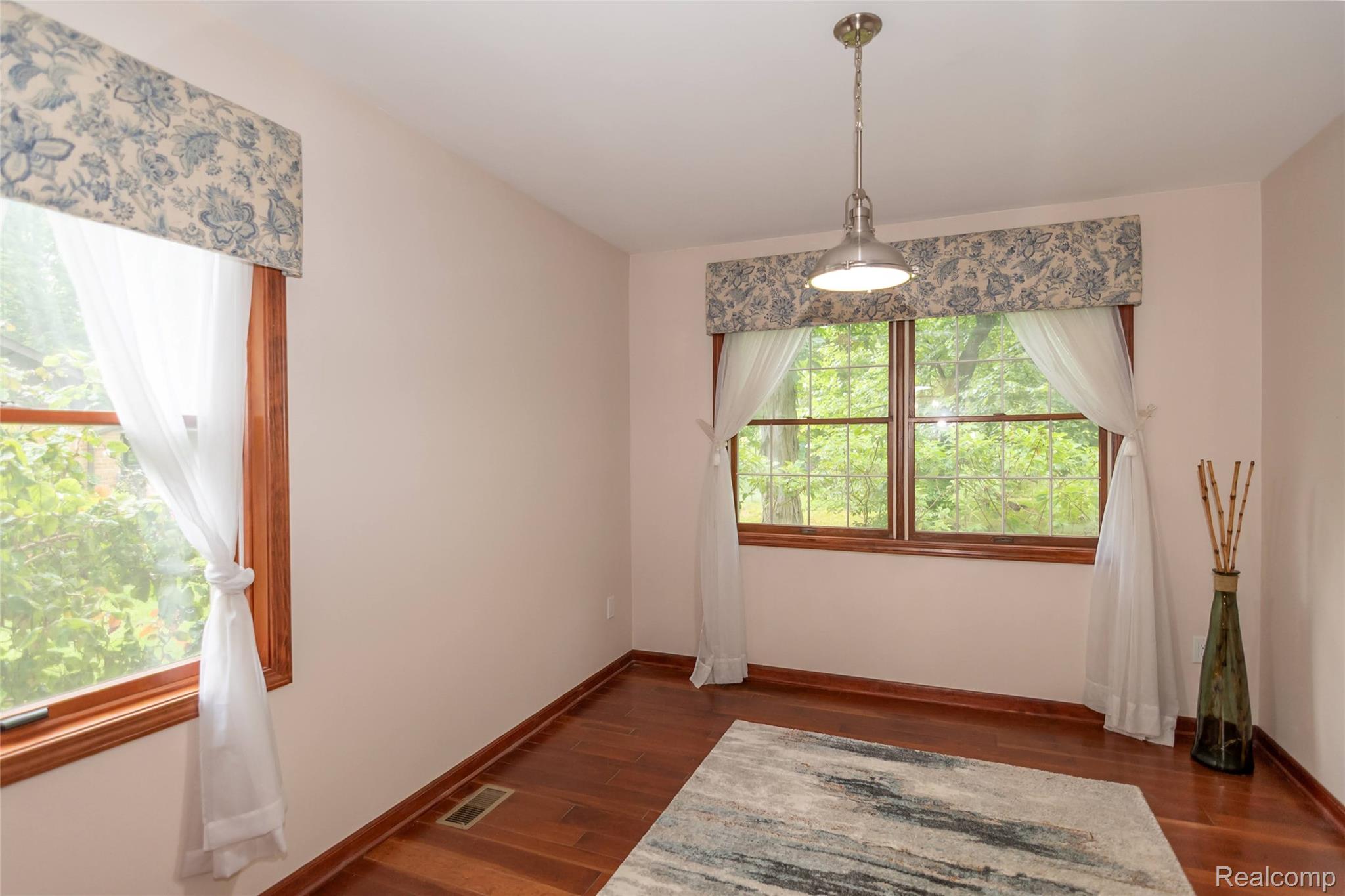 19177 Meridian Road Property Photo 32