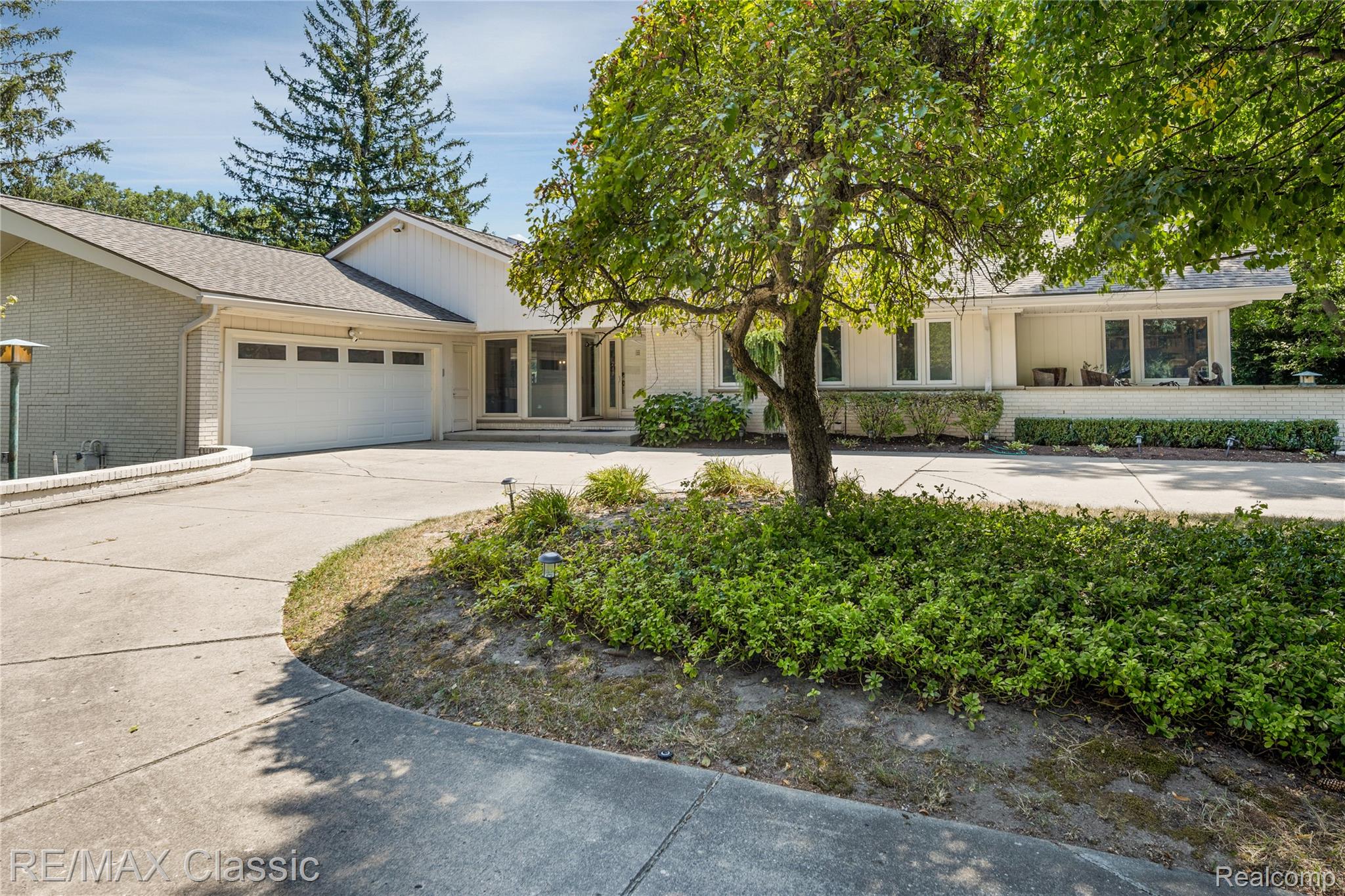 6600 Valley Spring Road Property Photo 3