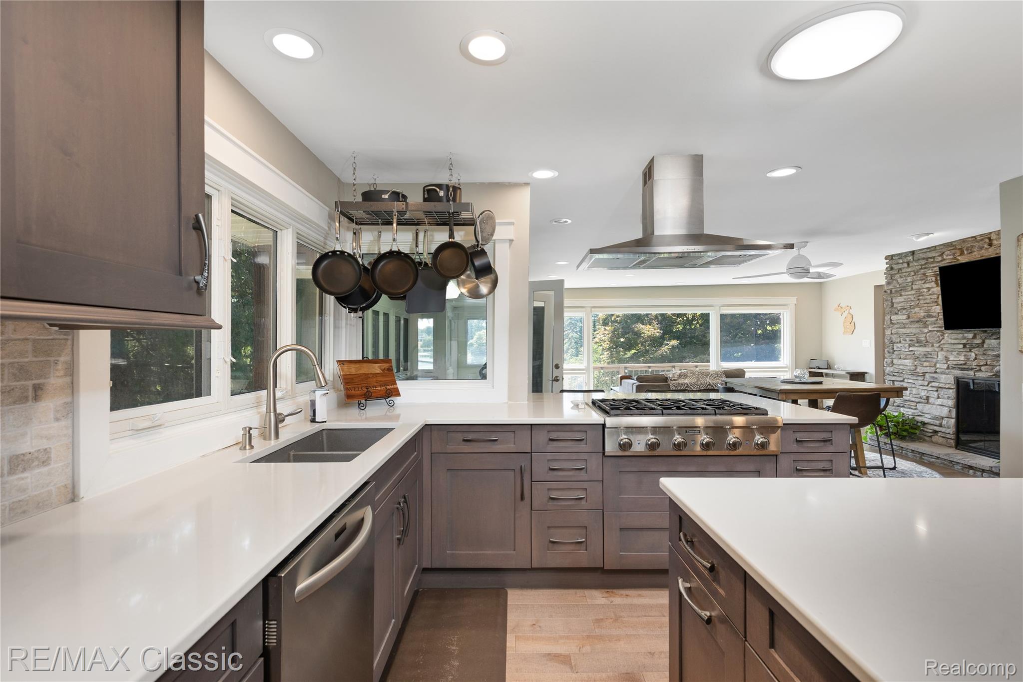 6600 Valley Spring Road Property Photo 10