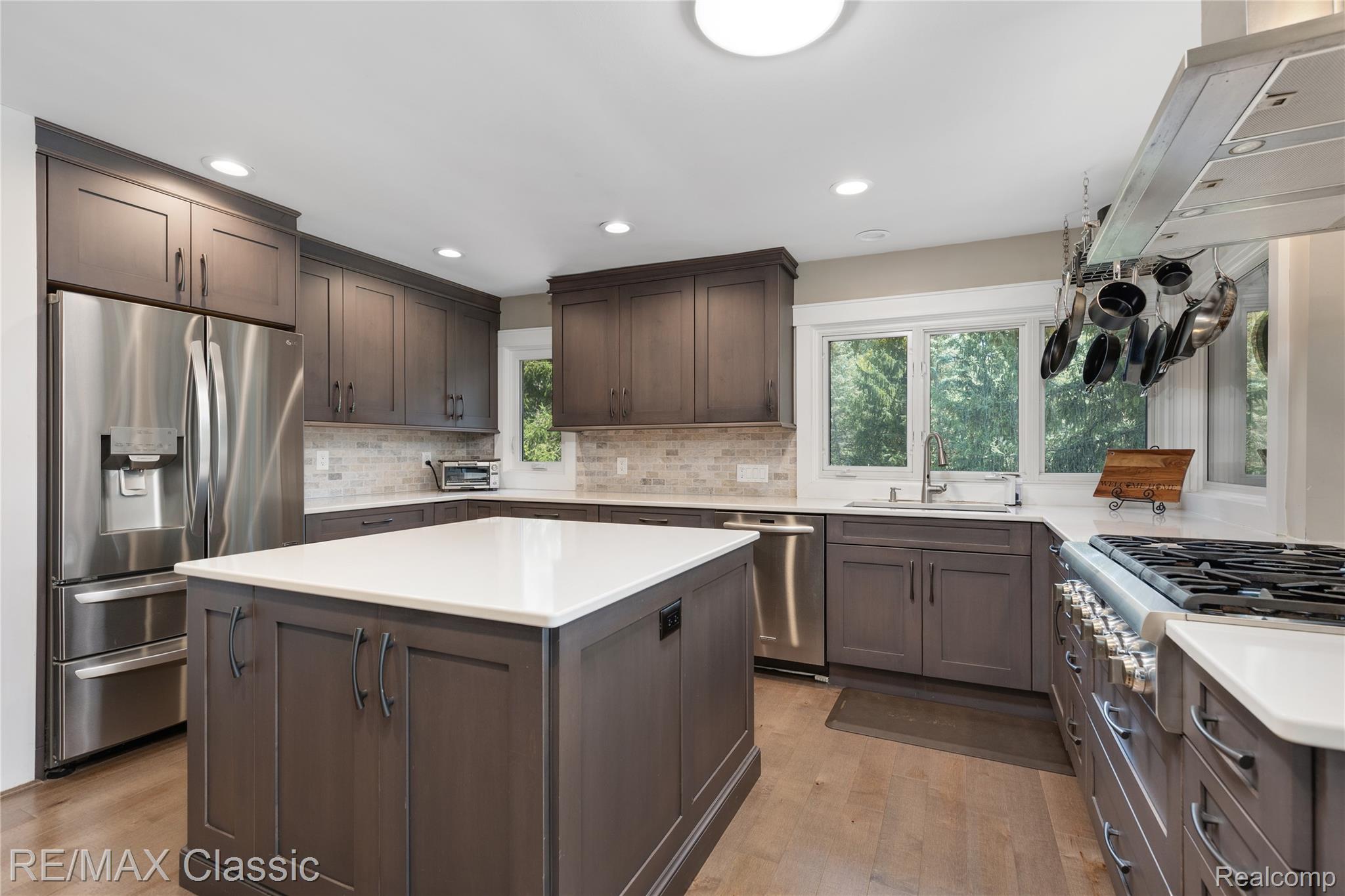 6600 Valley Spring Road Property Photo 11