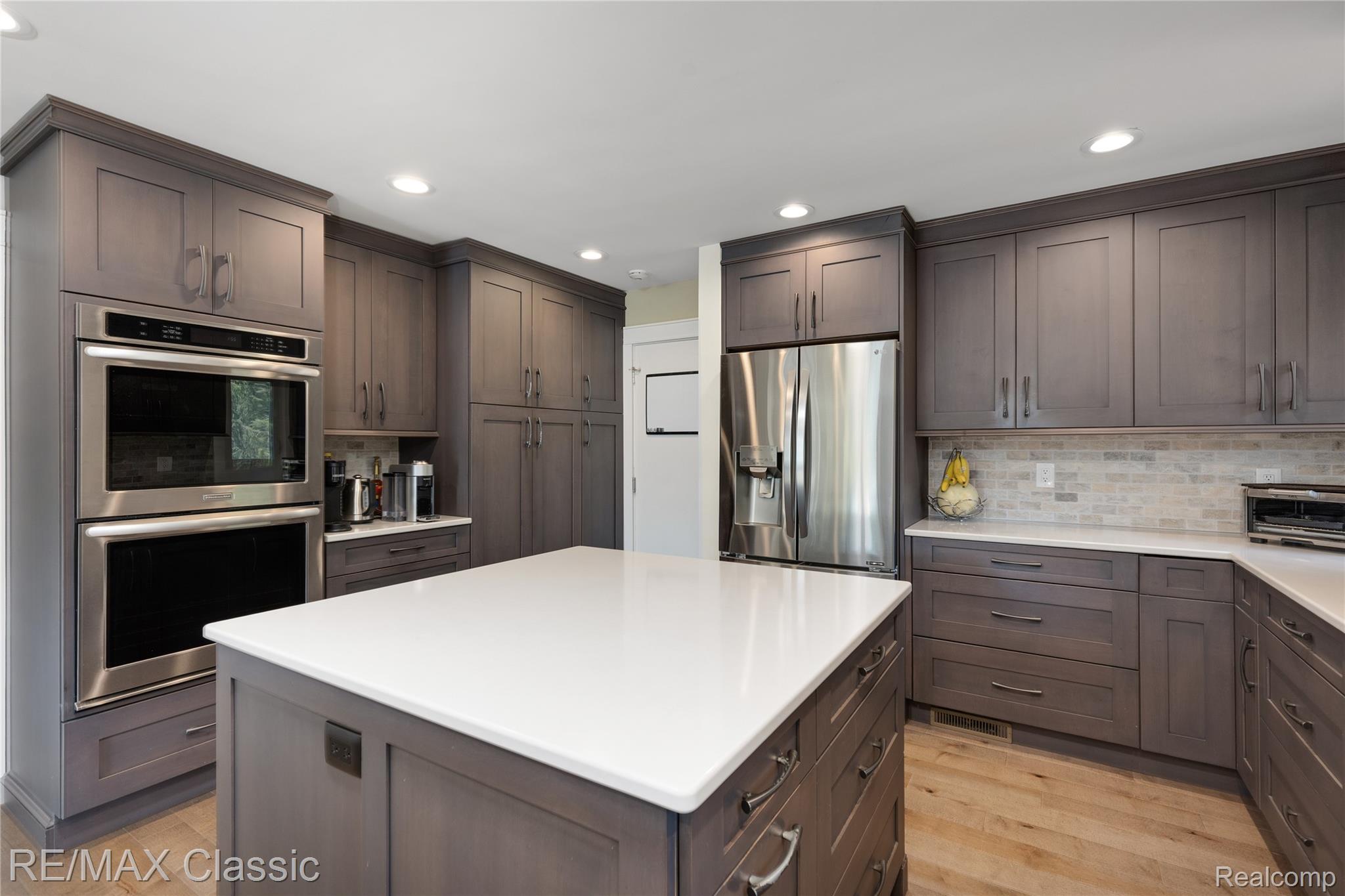 6600 Valley Spring Road Property Photo 12