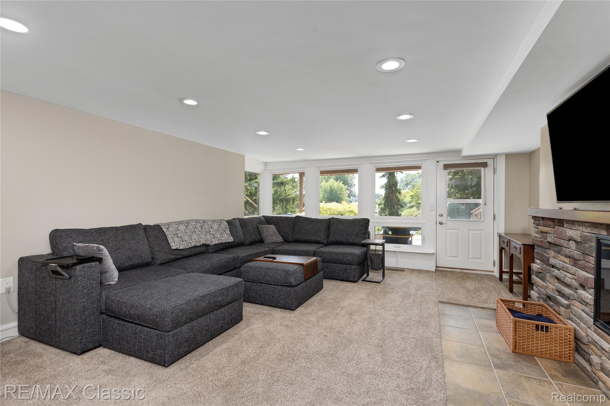 6600 Valley Spring Road Property Photo 34