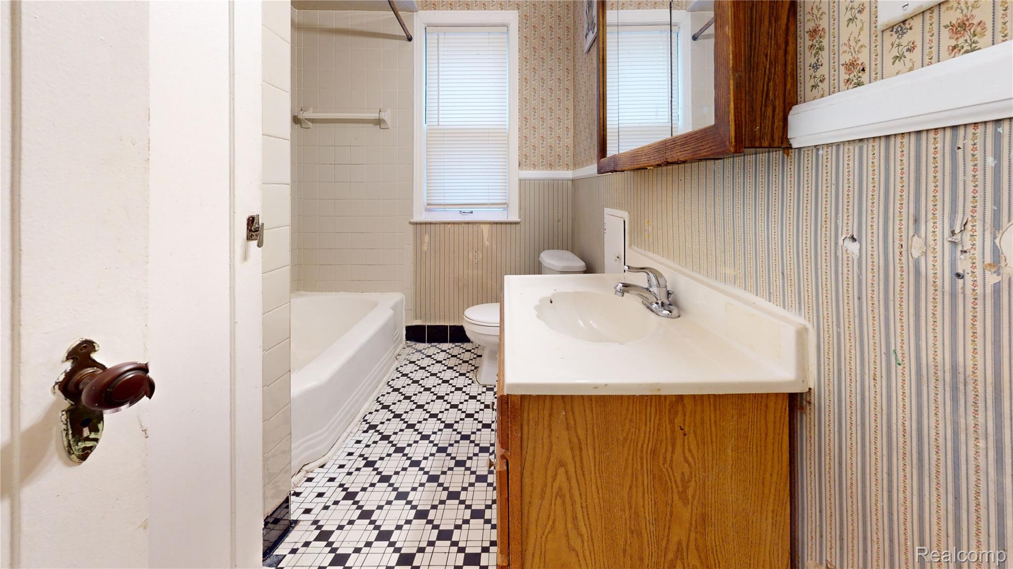 12108 Wayburn Street Property Photo 7