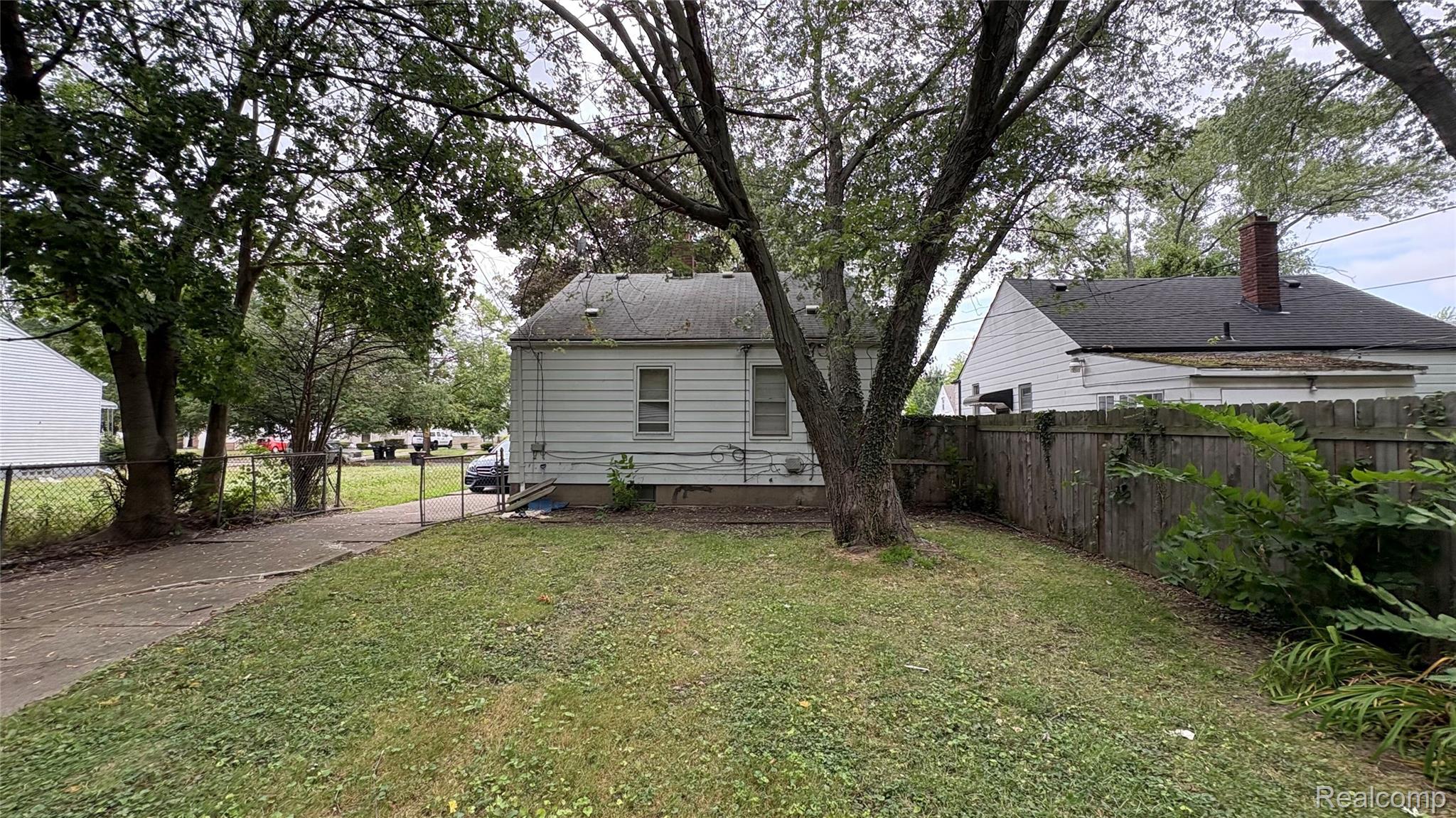 12108 Wayburn Street Property Photo 22