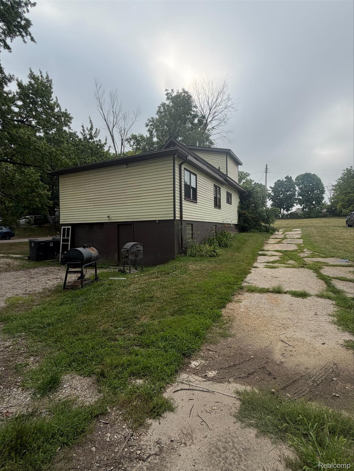 1208 W 4th Avenue Property Photo 6