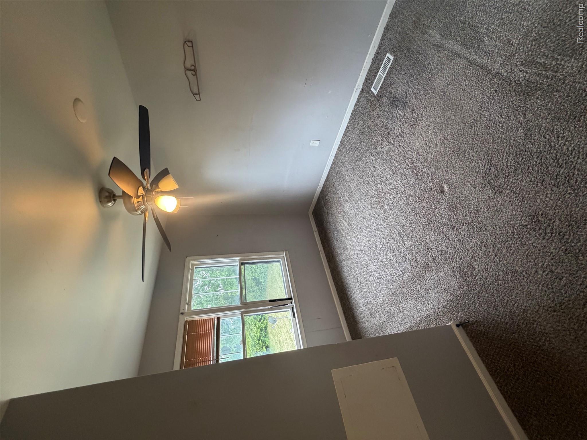 1208 W 4th Avenue Property Photo 15
