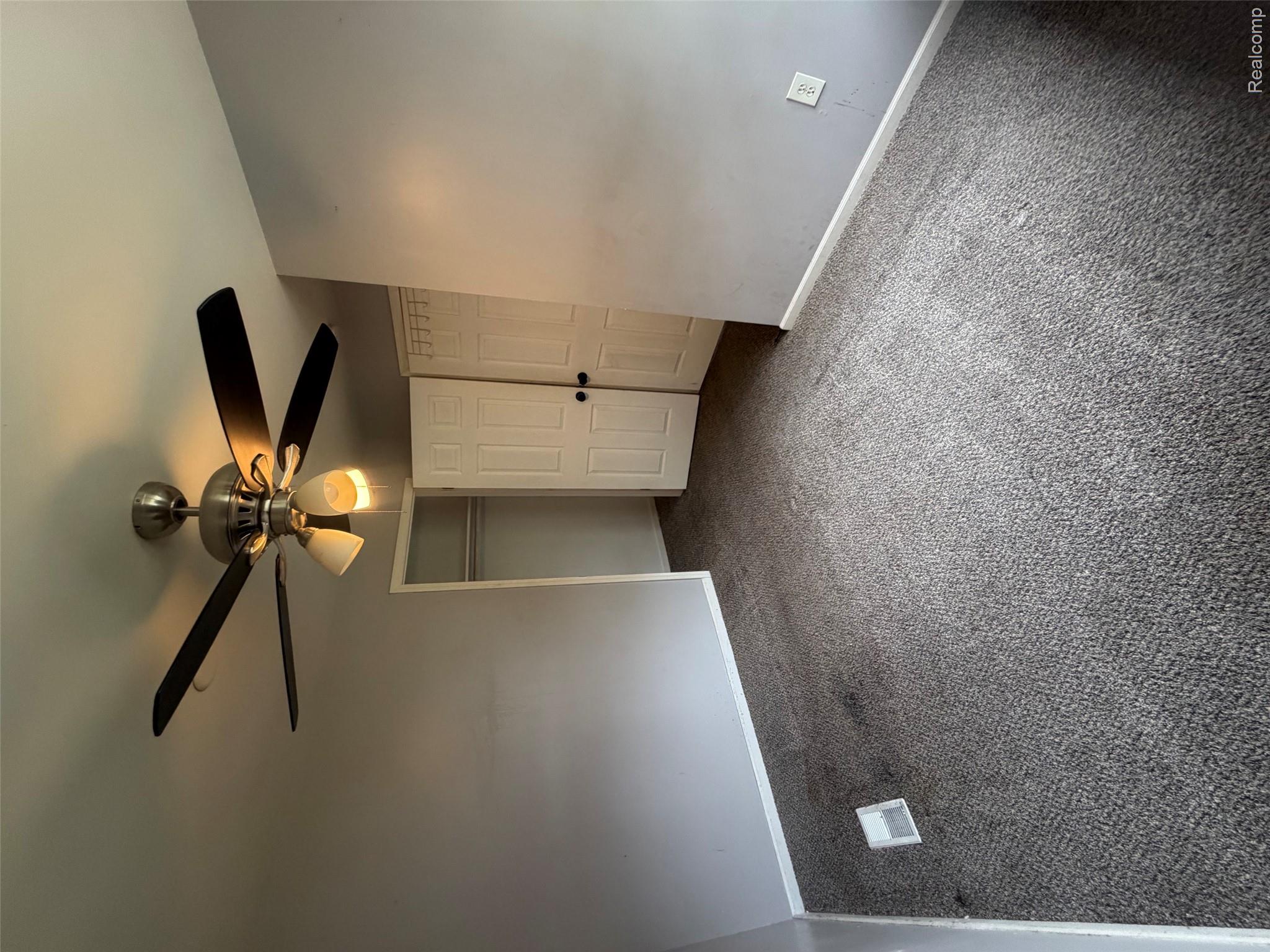 1208 W 4th Avenue Property Photo 16