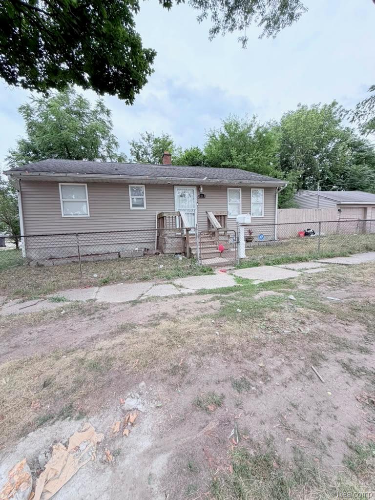 1414 N Vernon Avenue Property Photo 1