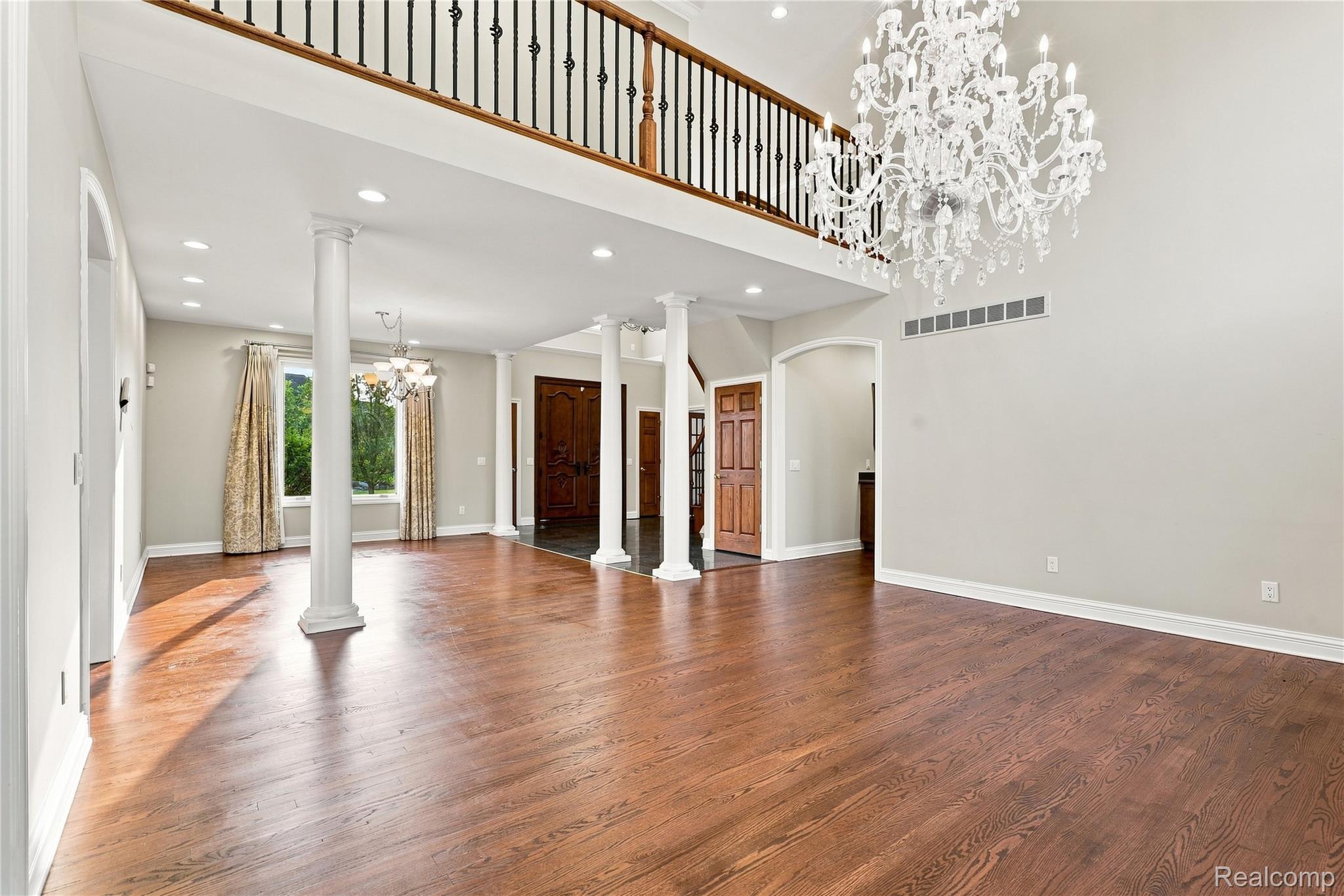 8263 Pine Hollow Trail Property Photo 10