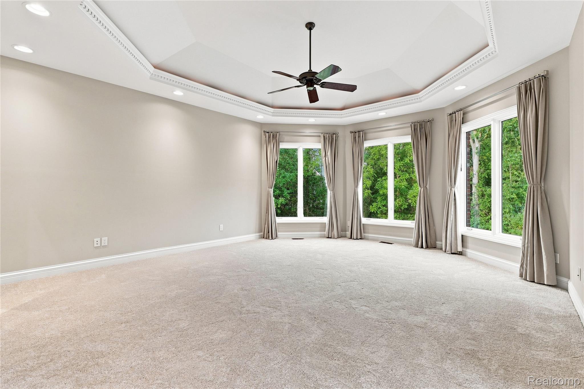 8263 Pine Hollow Trail Property Photo 28