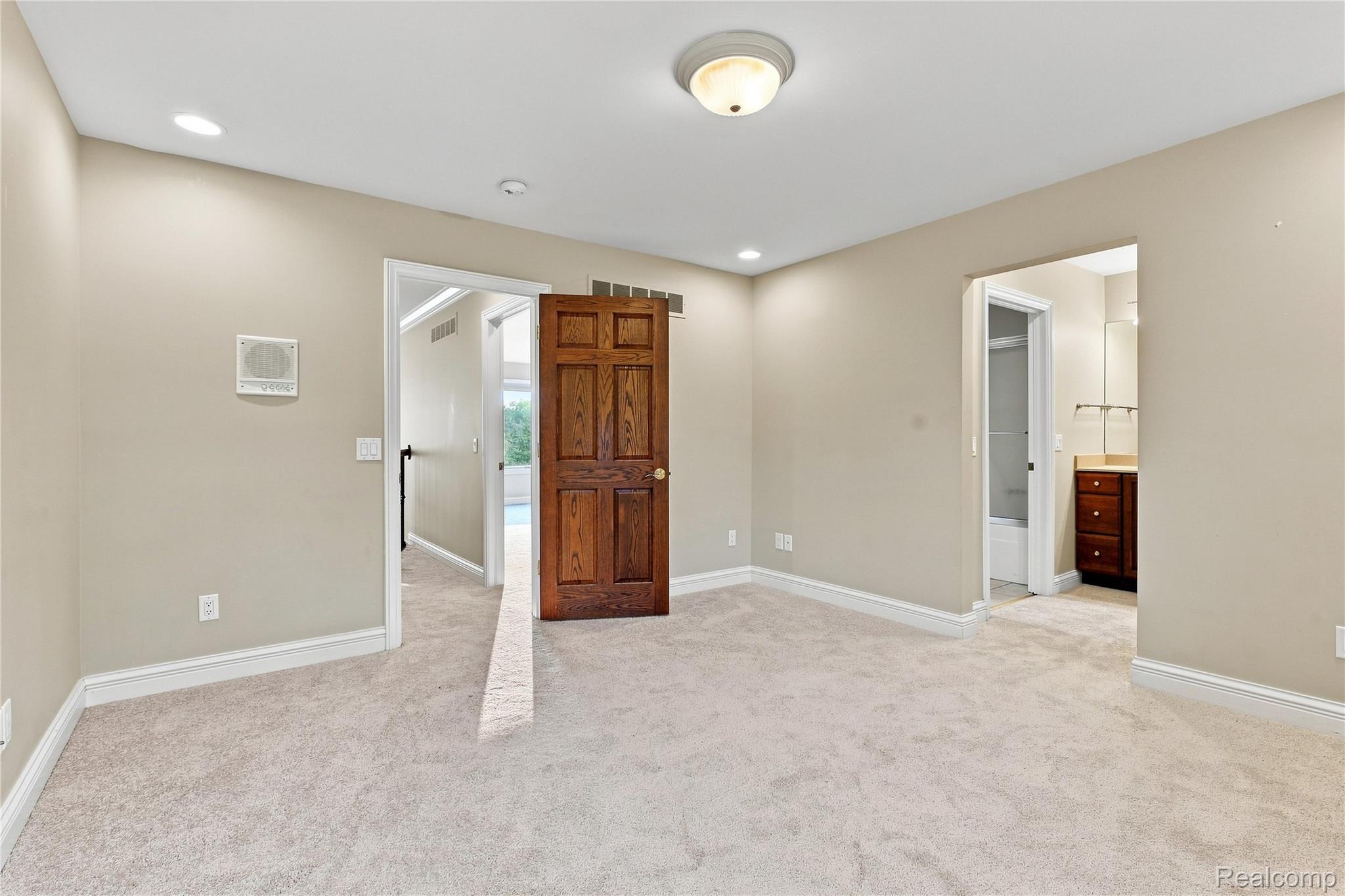 8263 Pine Hollow Trail Property Photo 43
