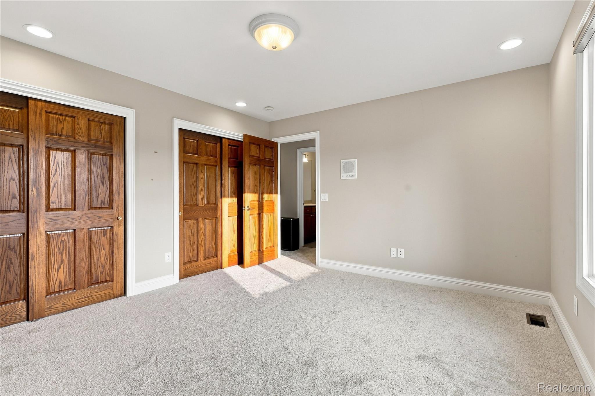 8263 Pine Hollow Trail Property Photo 45