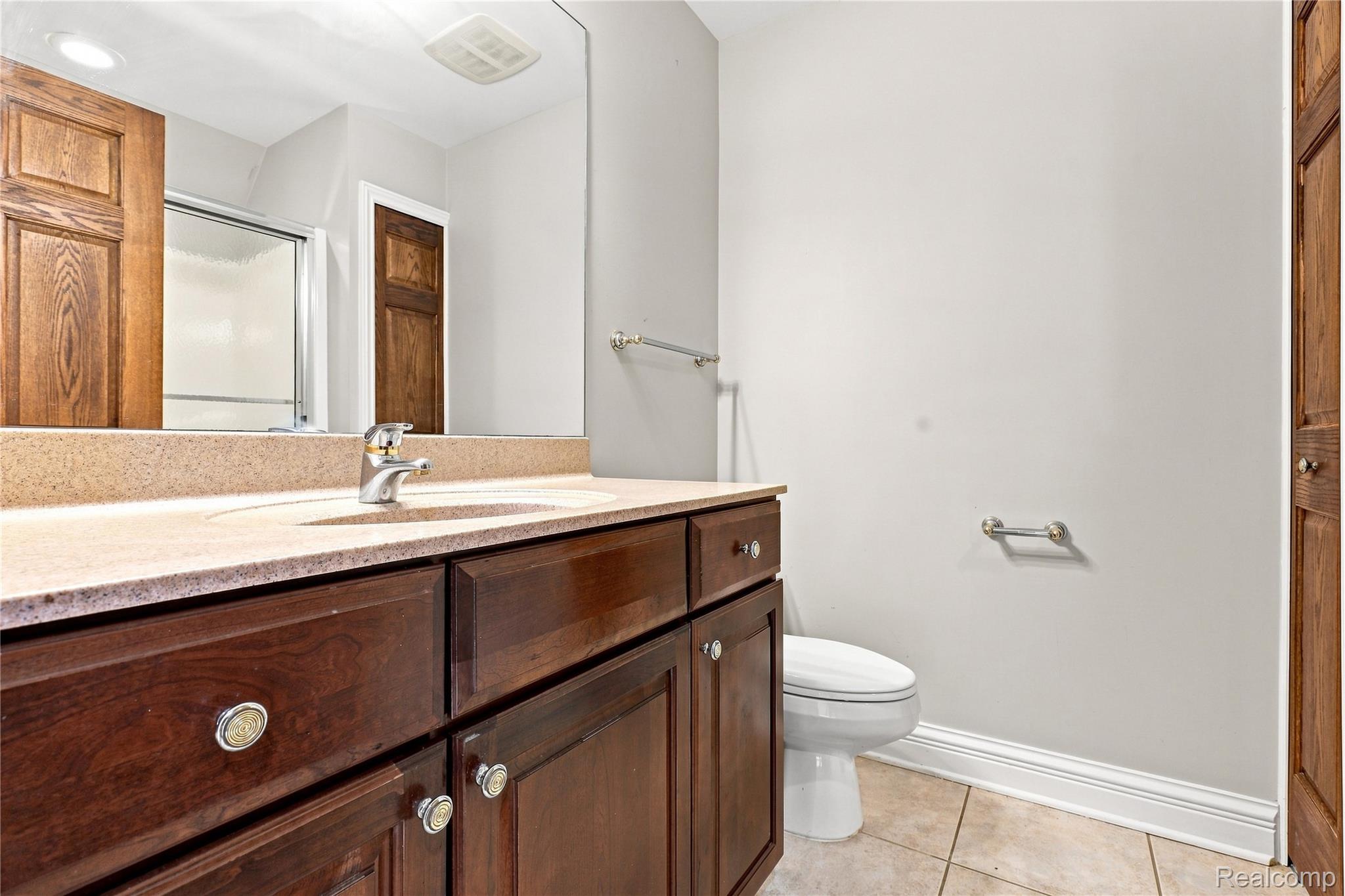 8263 Pine Hollow Trail Property Photo 46