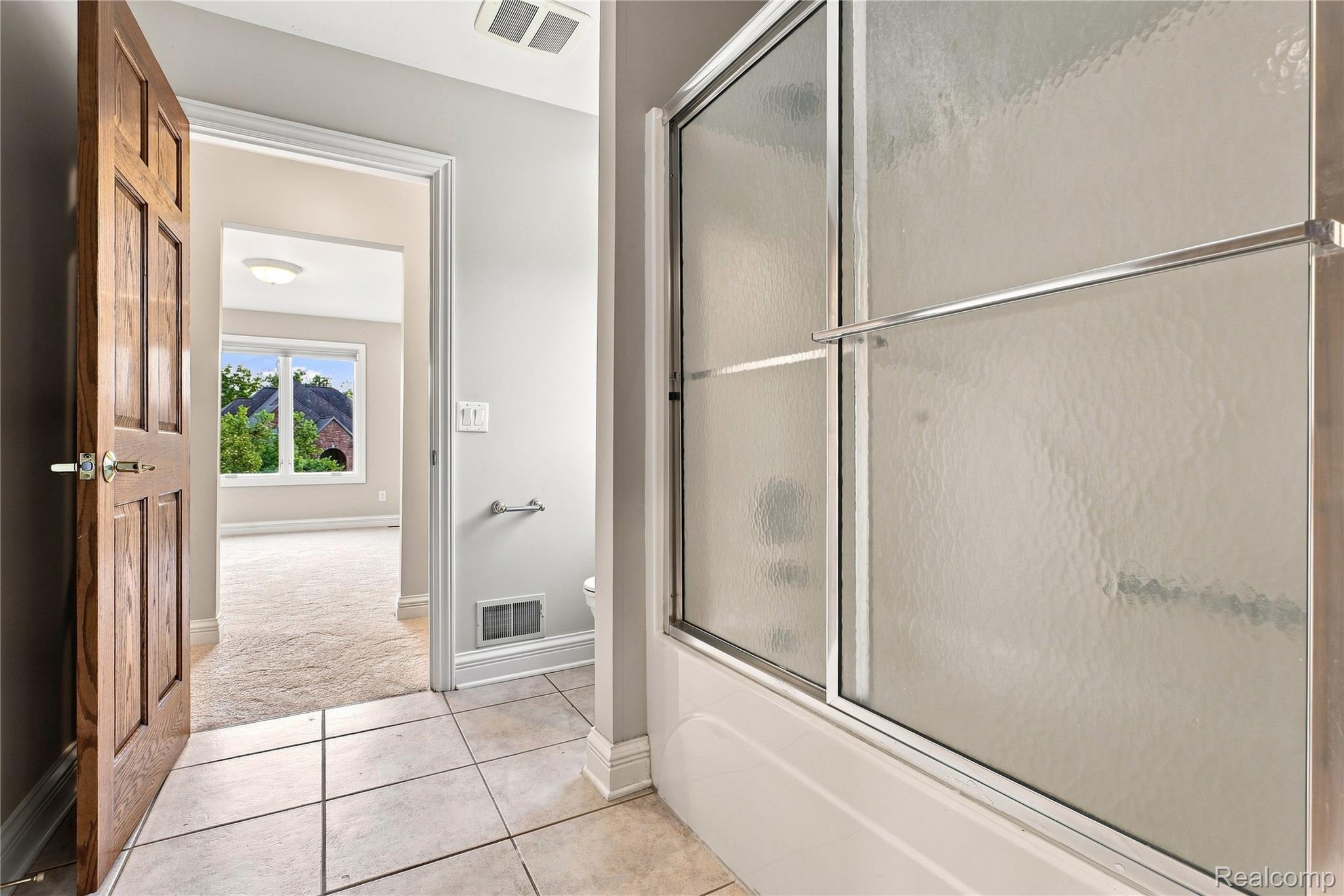 8263 Pine Hollow Trail Property Photo 47