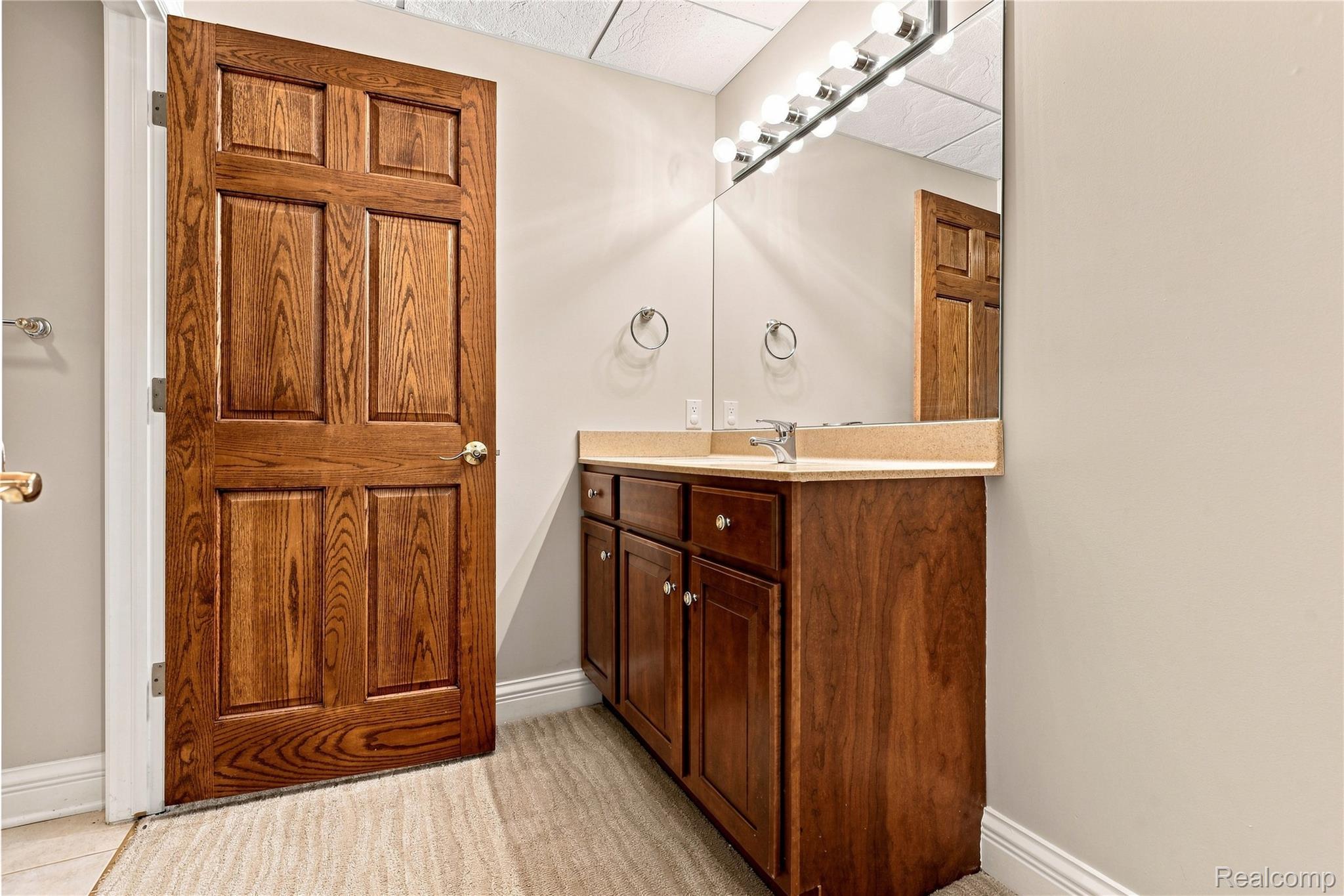8263 Pine Hollow Trail Property Photo 48