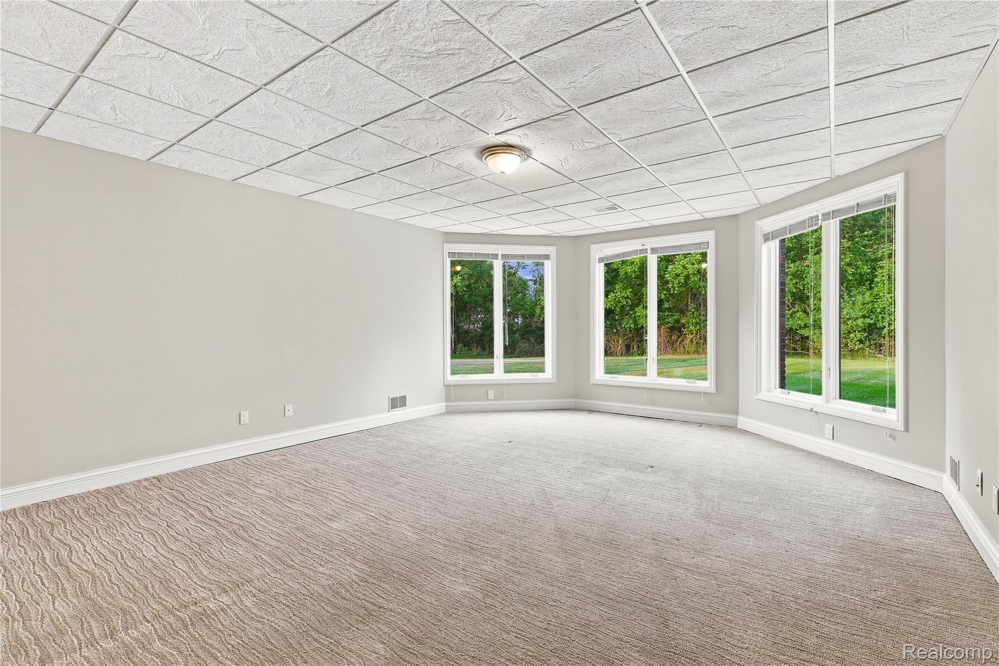 8263 Pine Hollow Trail Property Photo 58