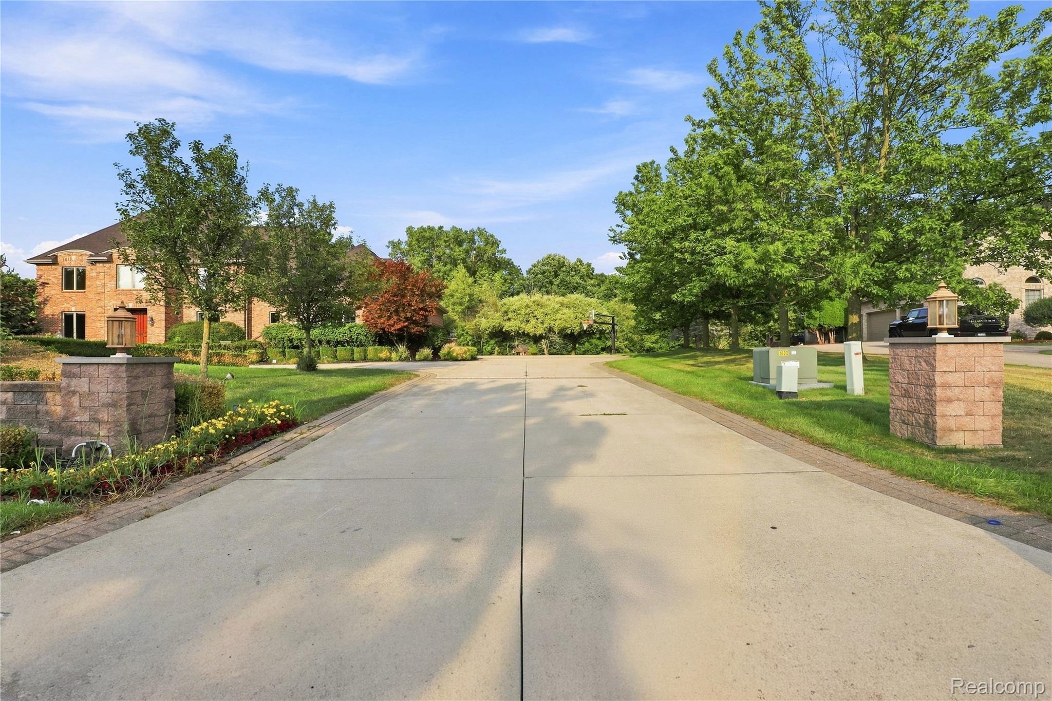 8263 Pine Hollow Trail Property Photo 68