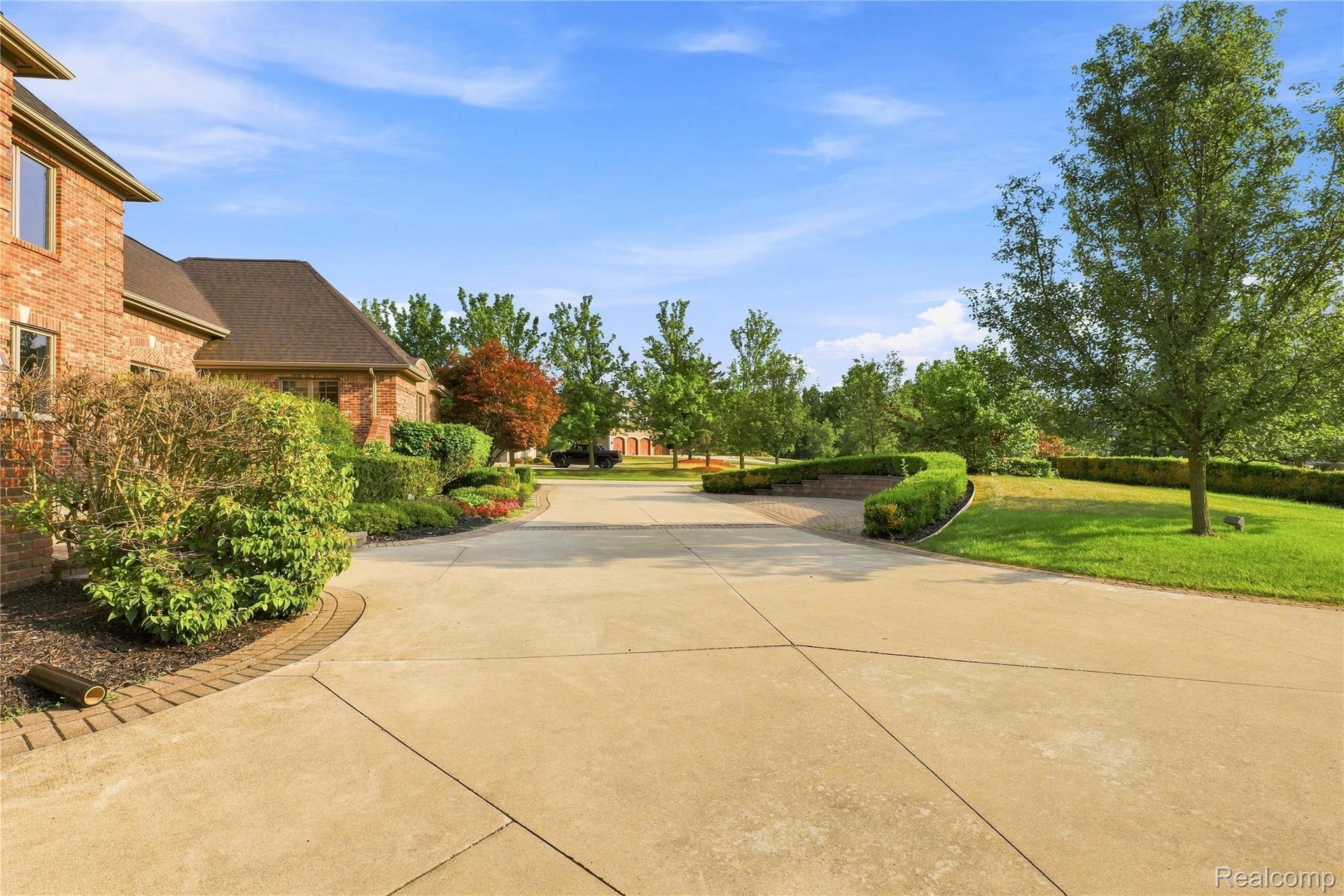 8263 Pine Hollow Trail Property Photo 86