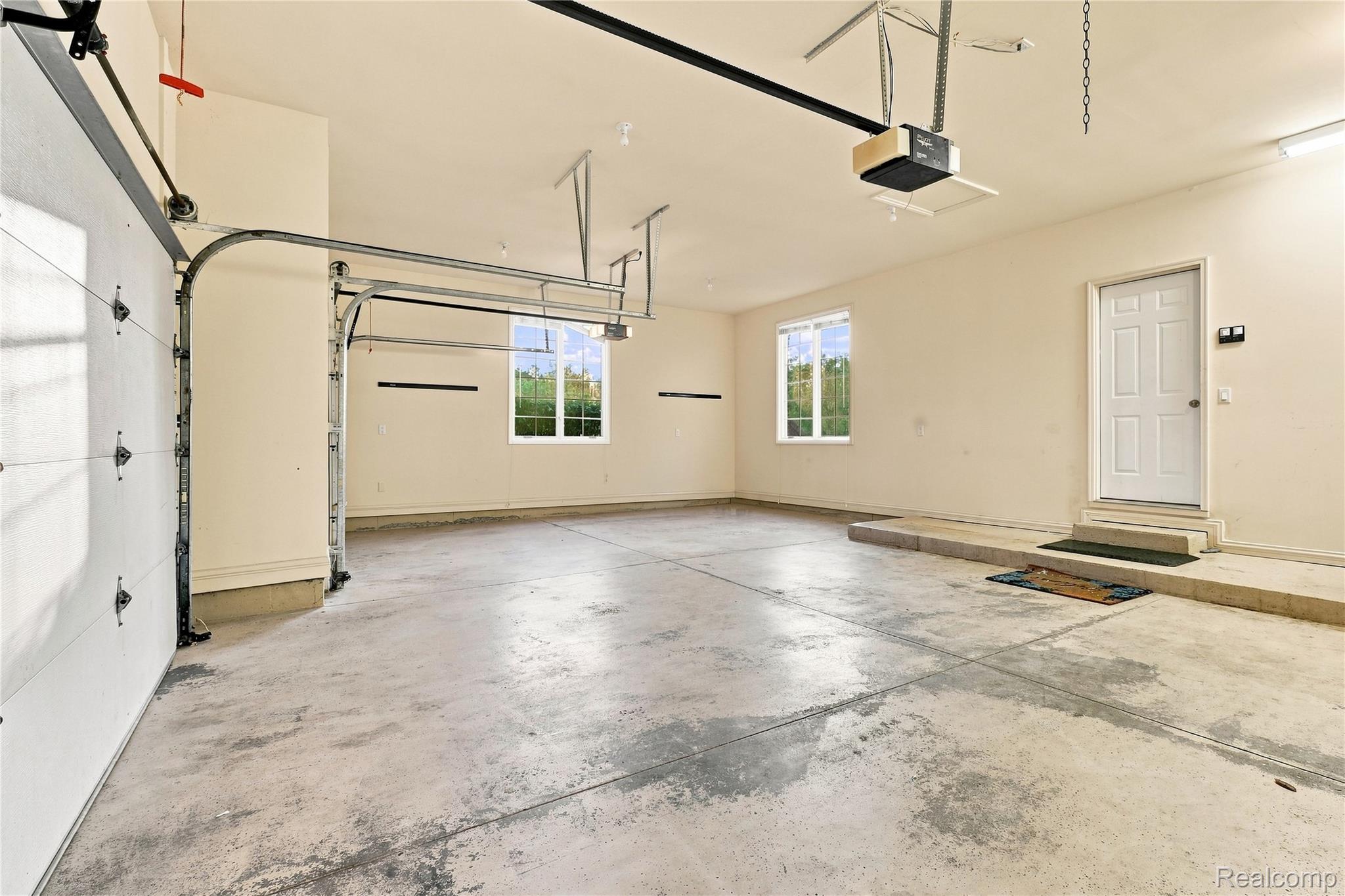 8263 Pine Hollow Trail Property Photo 87