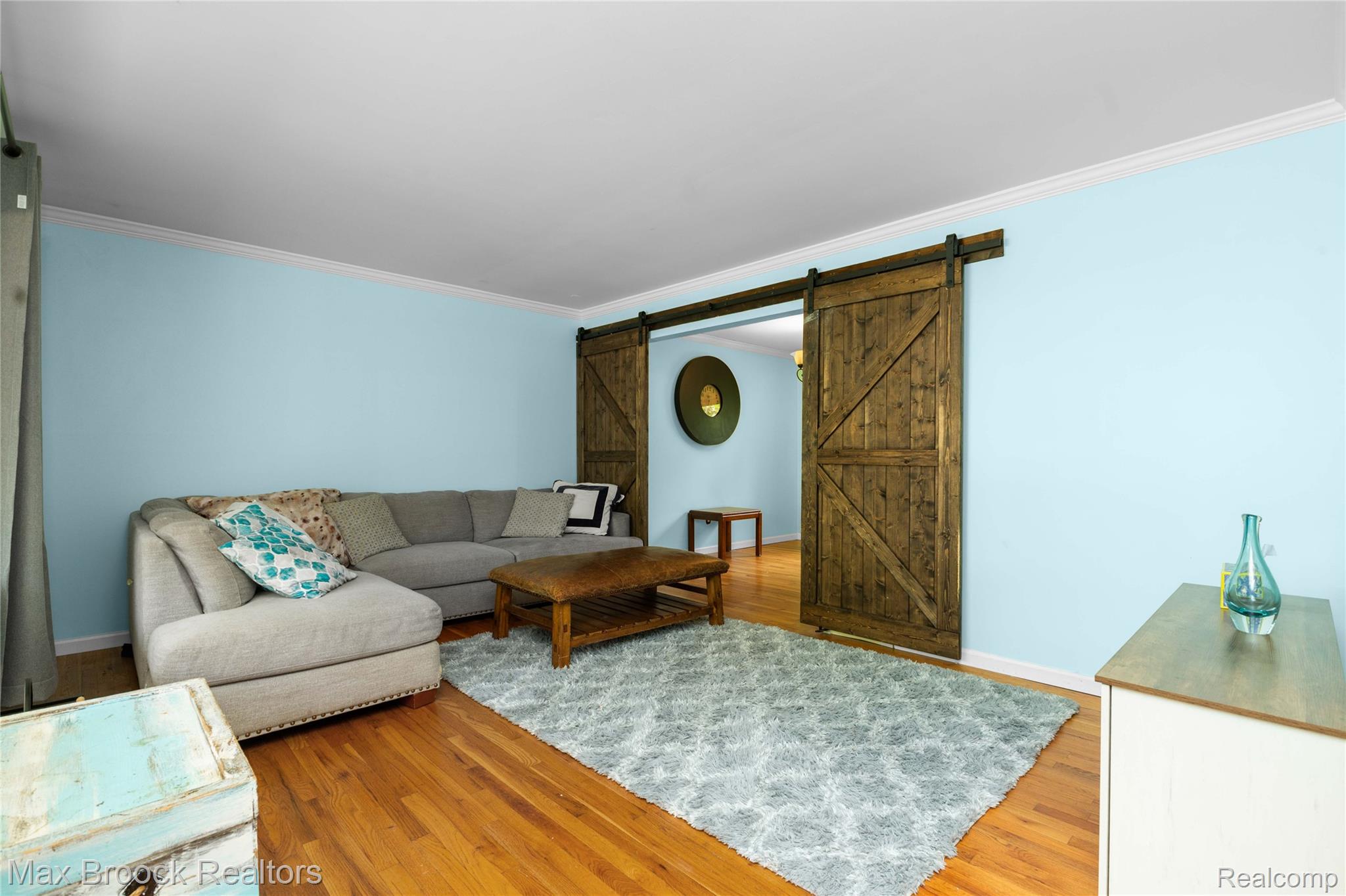 2312 Hillcrescent Drive Property Photo 7