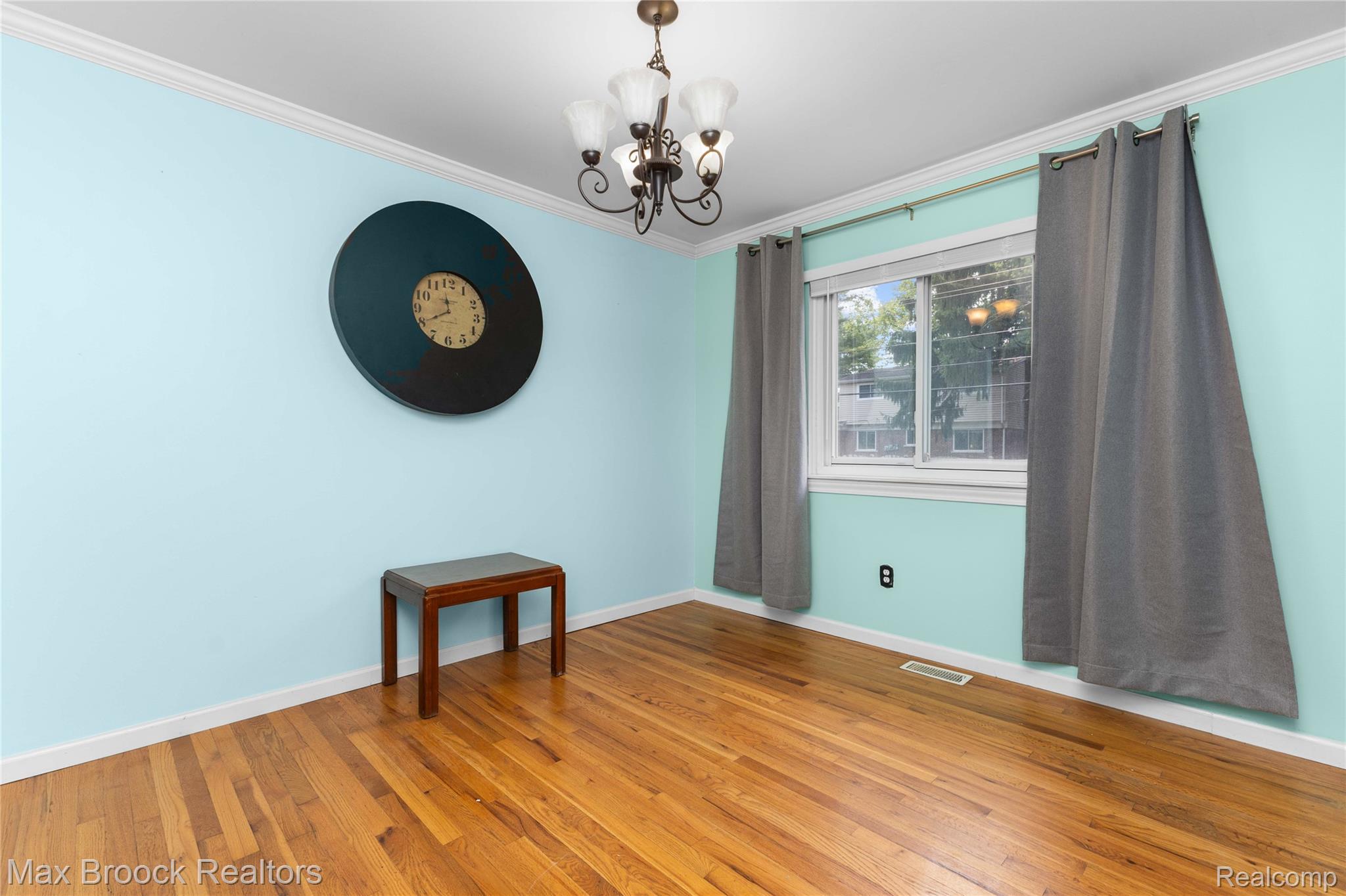 2312 Hillcrescent Drive Property Photo 11