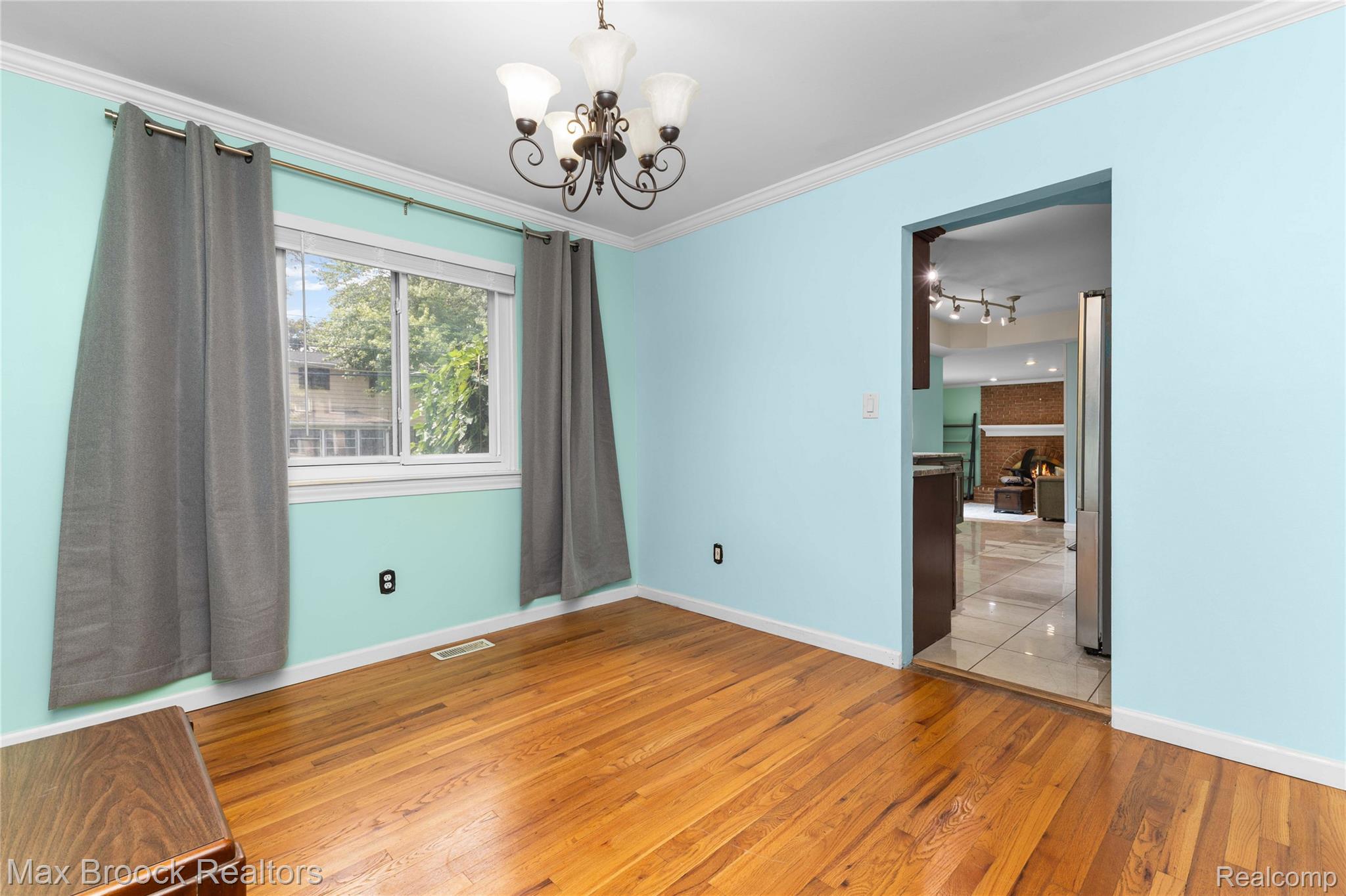 2312 Hillcrescent Drive Property Photo 12