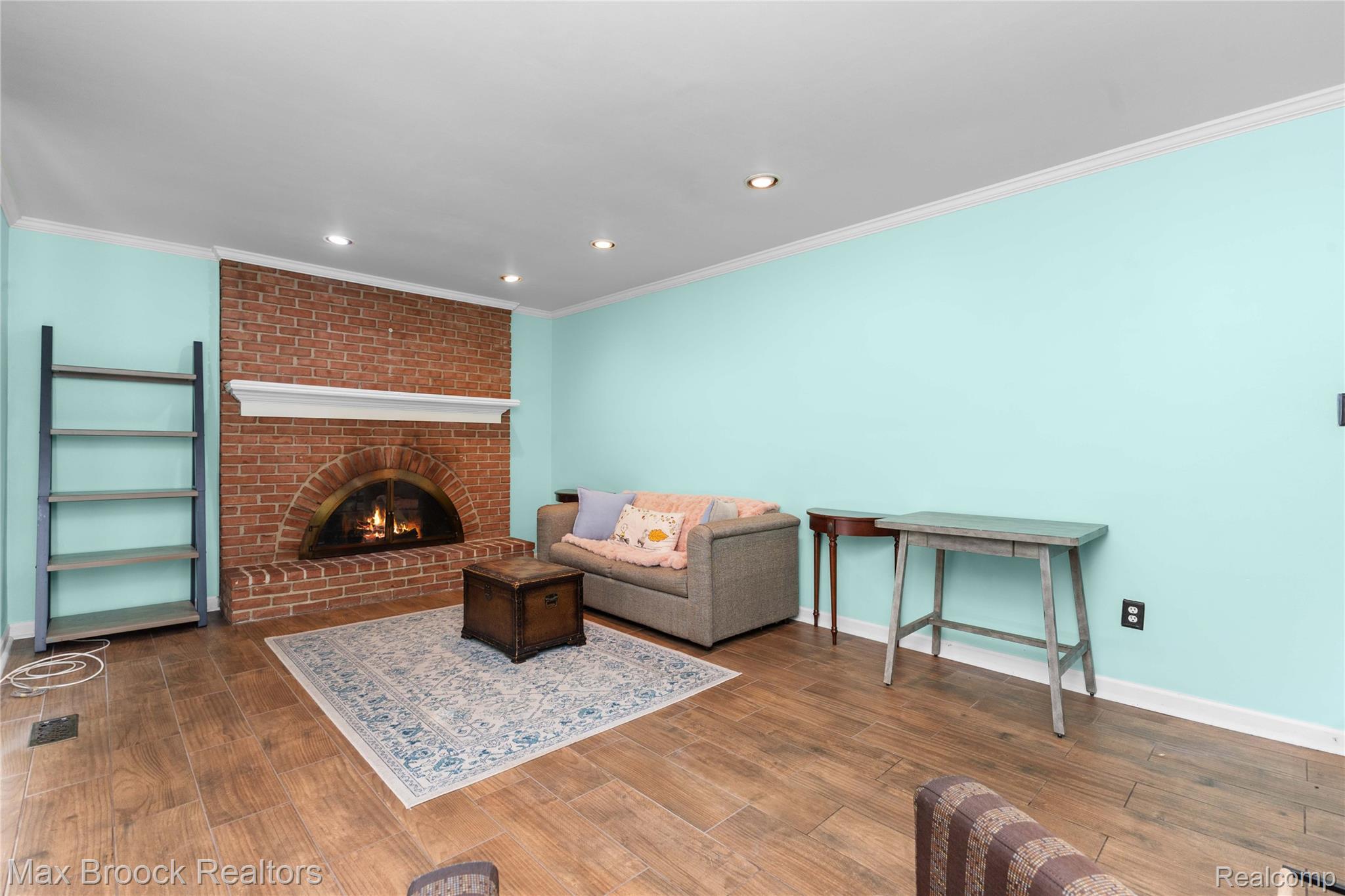 2312 Hillcrescent Drive Property Photo 25