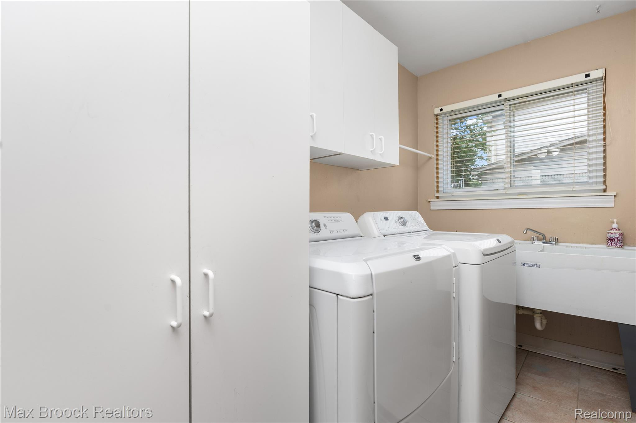 2312 Hillcrescent Drive Property Photo 26