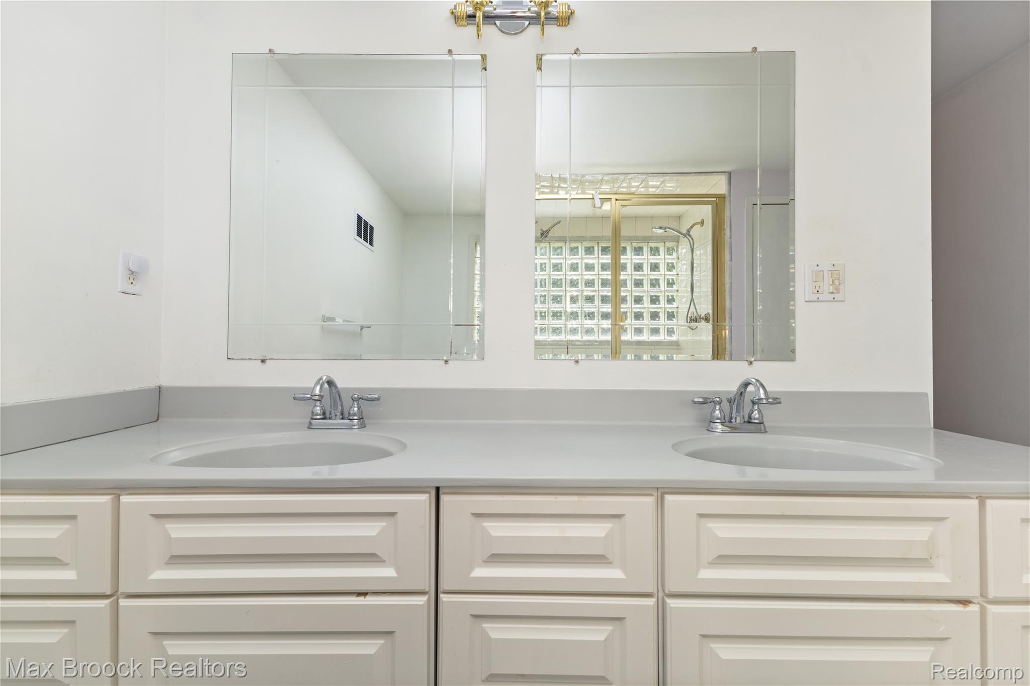 2312 Hillcrescent Drive Property Photo 36