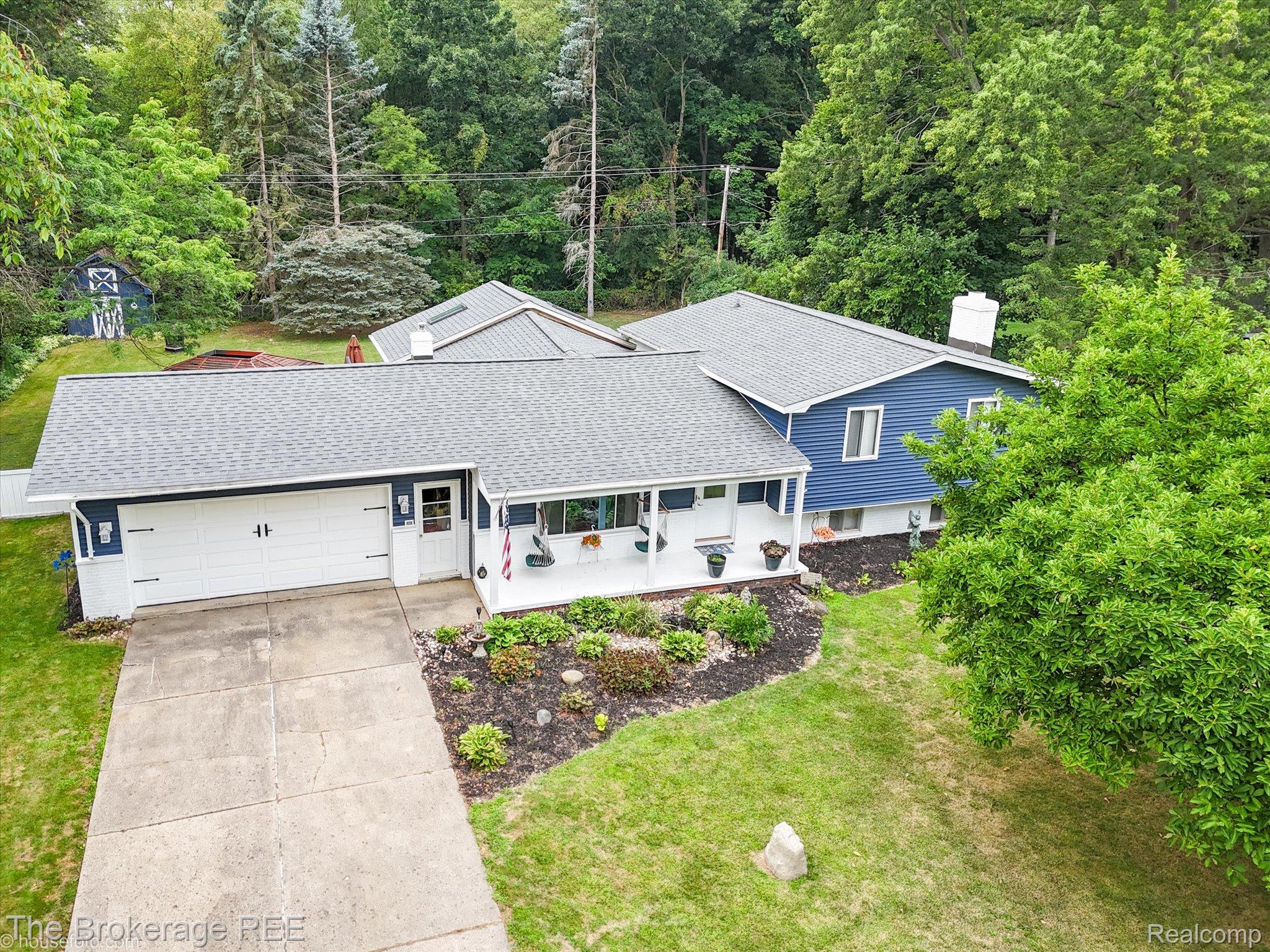 2127 Holly Tree Drive Property Photo 12