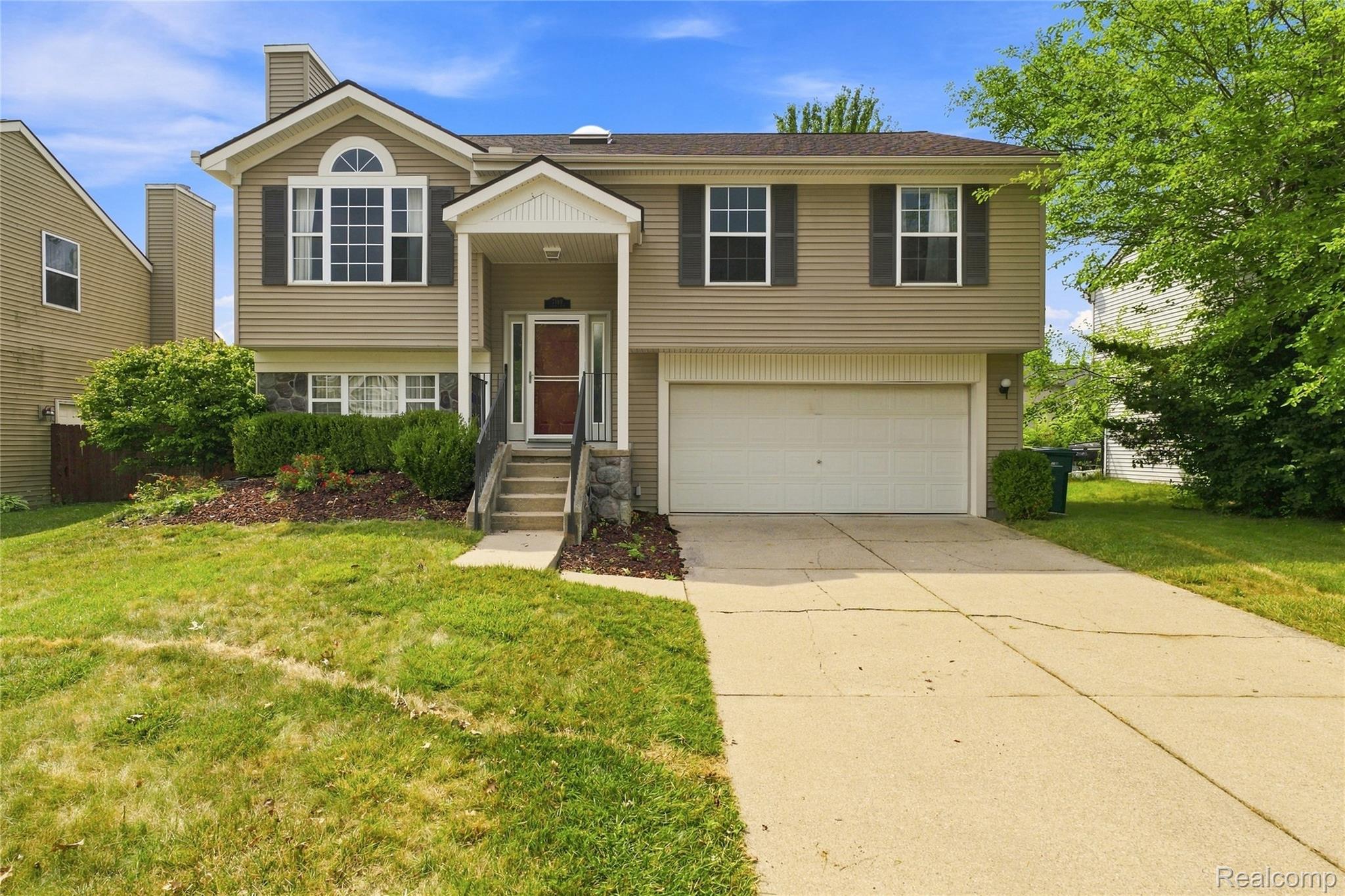7190 Hogan Drive Property Photo 2