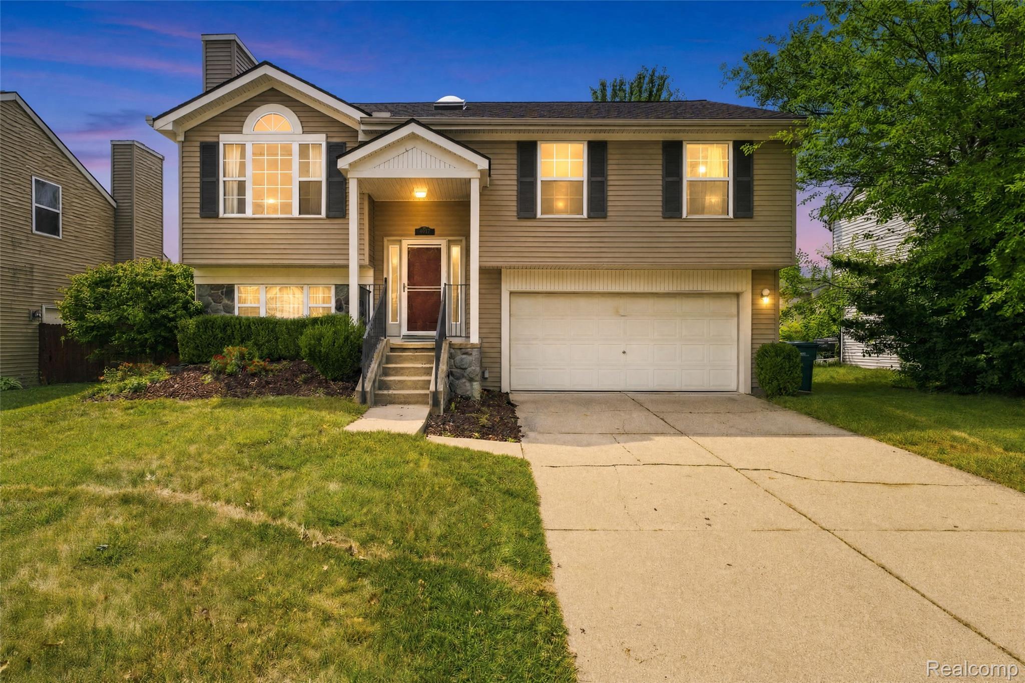 7190 Hogan Drive Property Photo 3