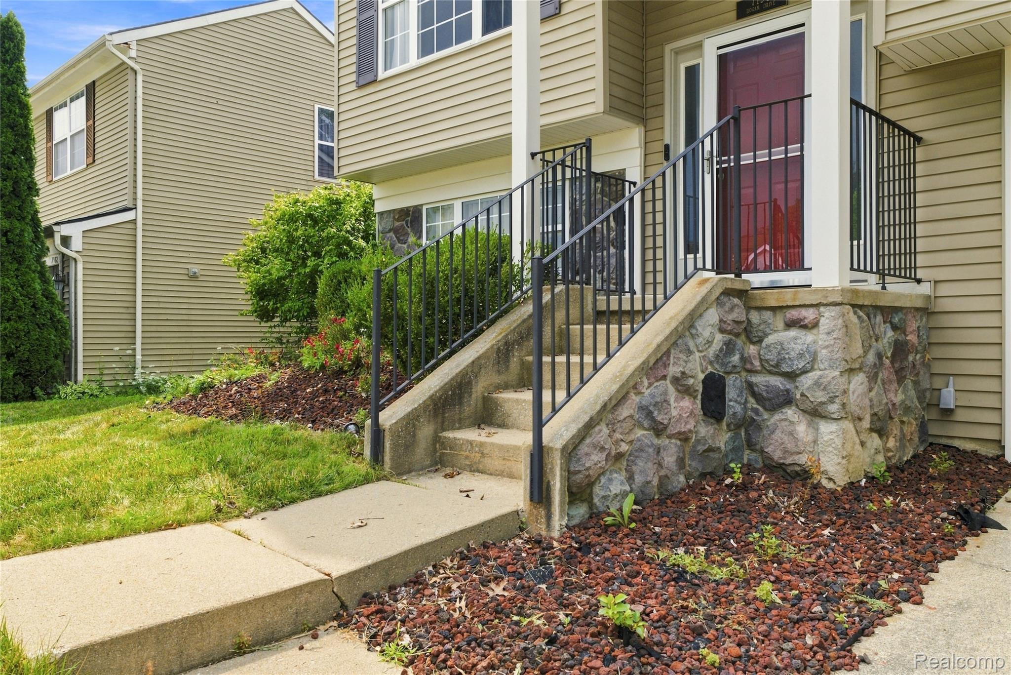 7190 Hogan Drive Property Photo 5