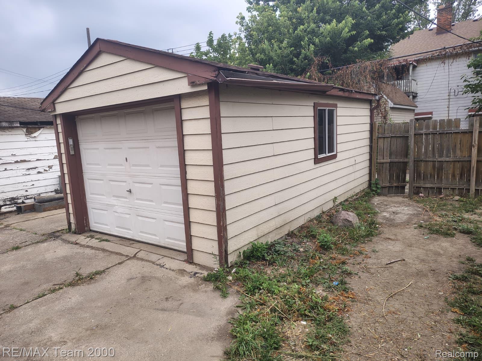 5200 S Martindale Street Property Photo 5