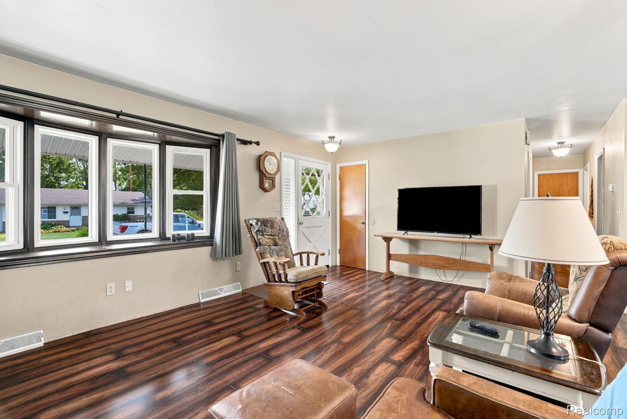 116 Clark Street Property Photo 8