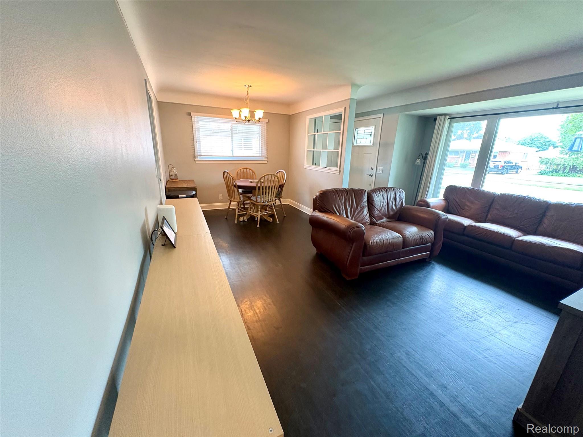 1812 E Longmeadow Road Property Photo 12