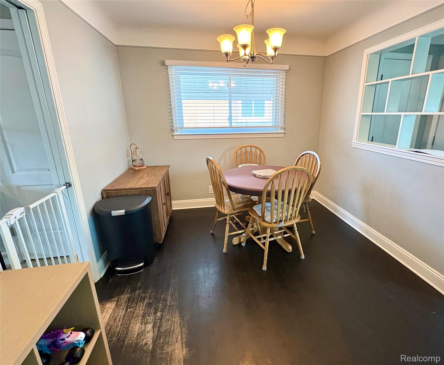 1812 E Longmeadow Road Property Photo 13